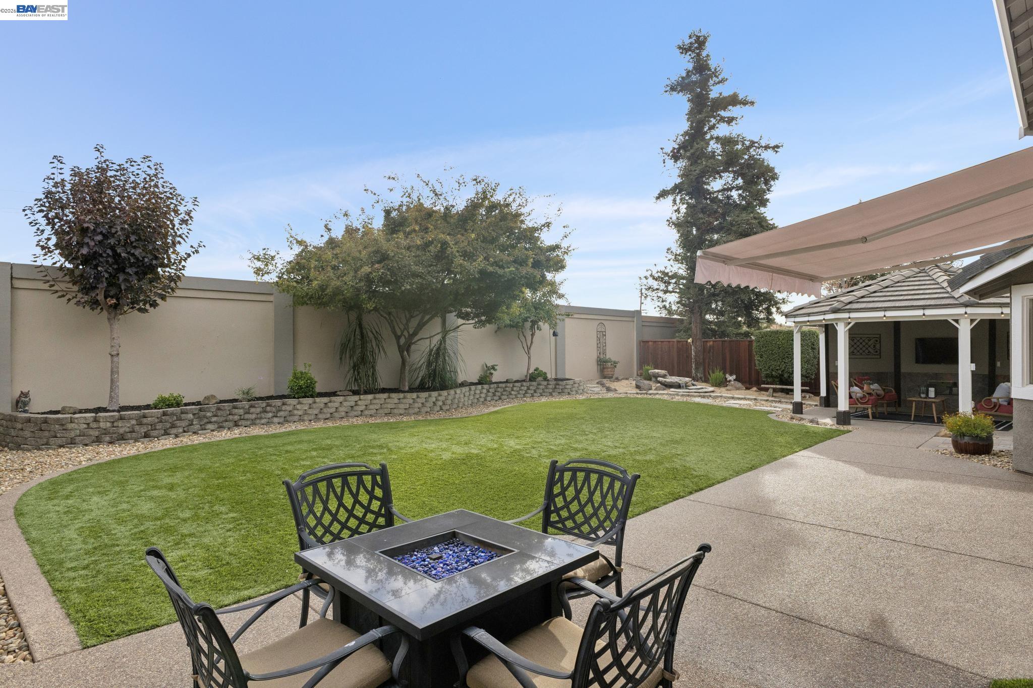 257 Summertree Dr