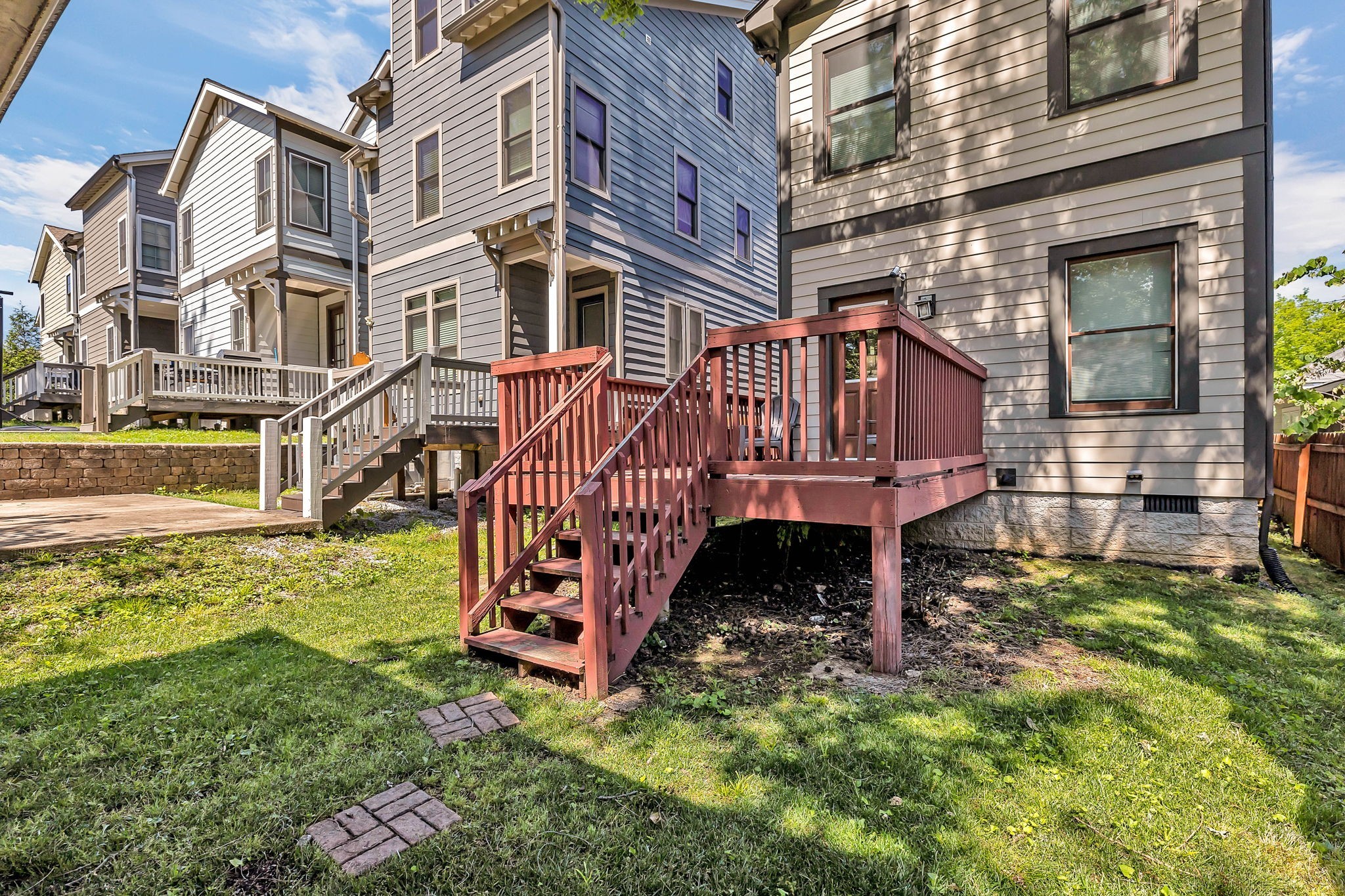 911 Warren St