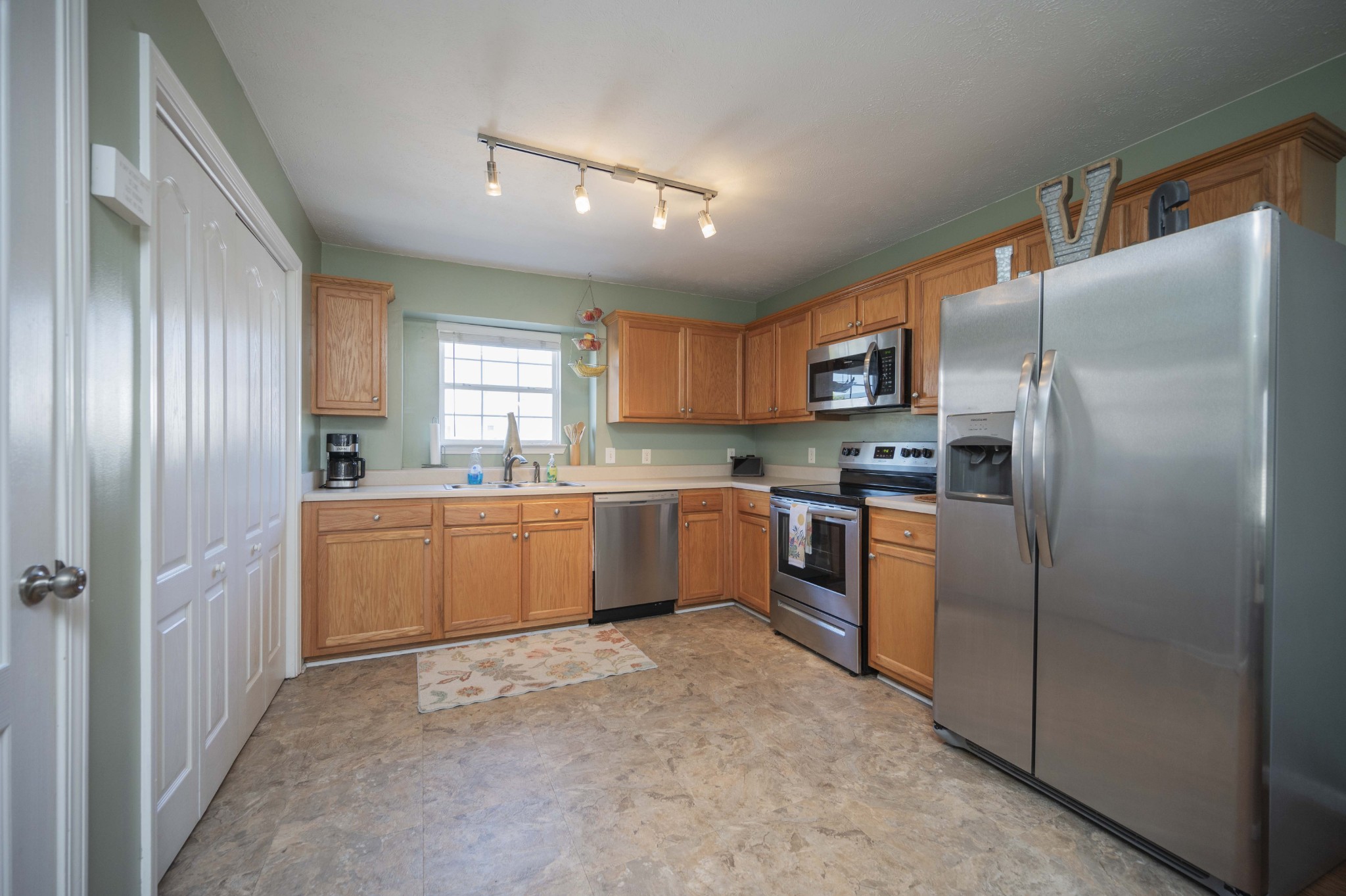 6006 Sagi Cir
