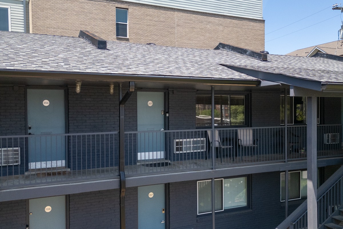 803 Hillview Hts Unit: 207