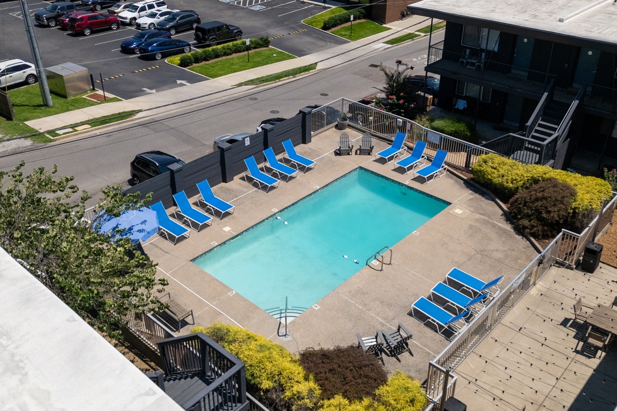803 Hillview Hts Unit: 207