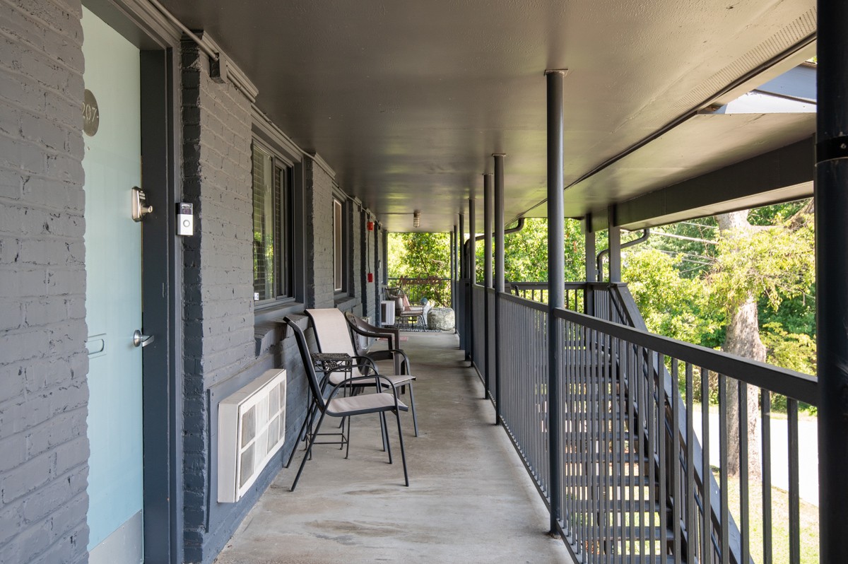 803 Hillview Hts Unit: 207