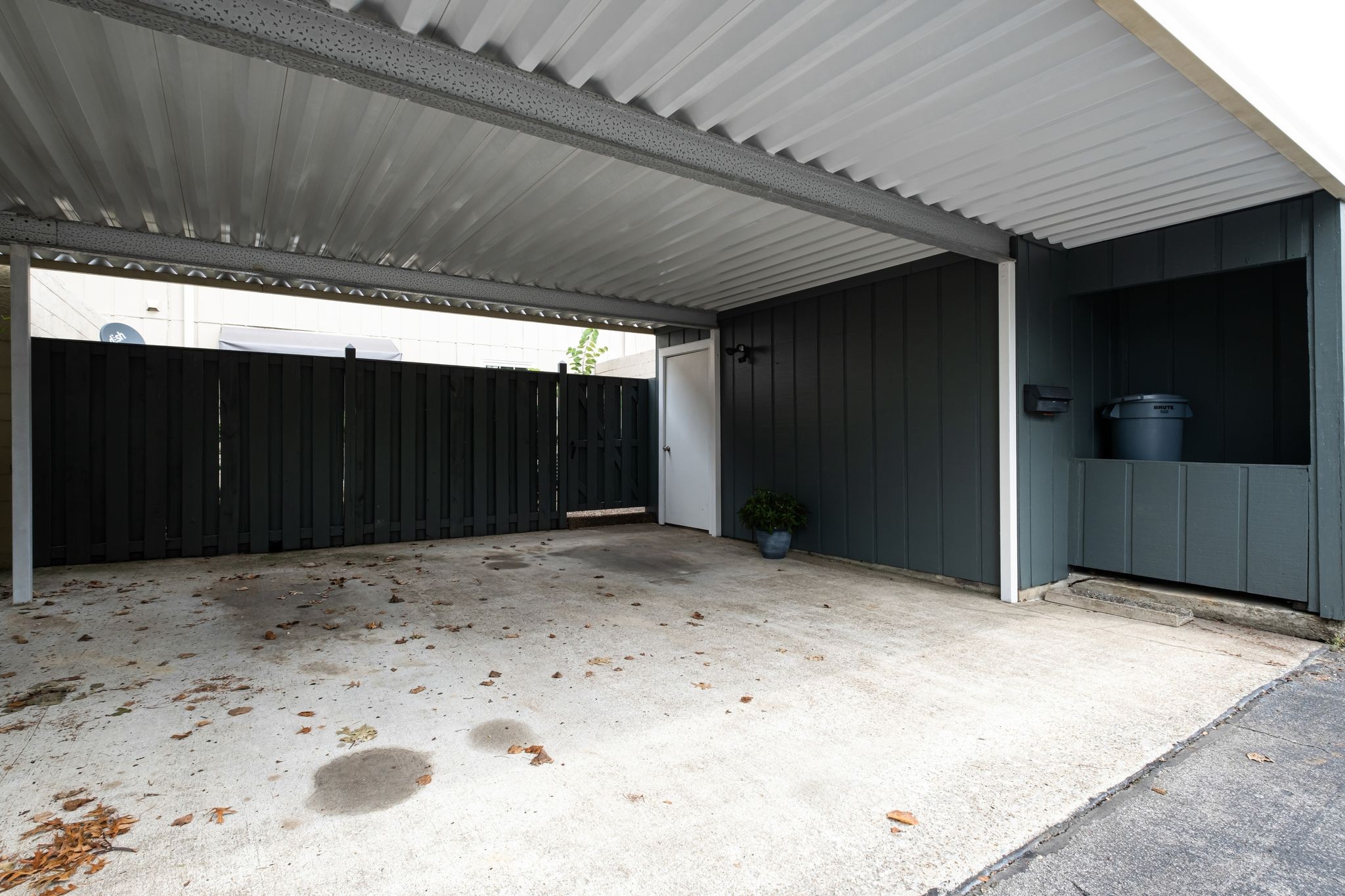 307 Plantation Ct