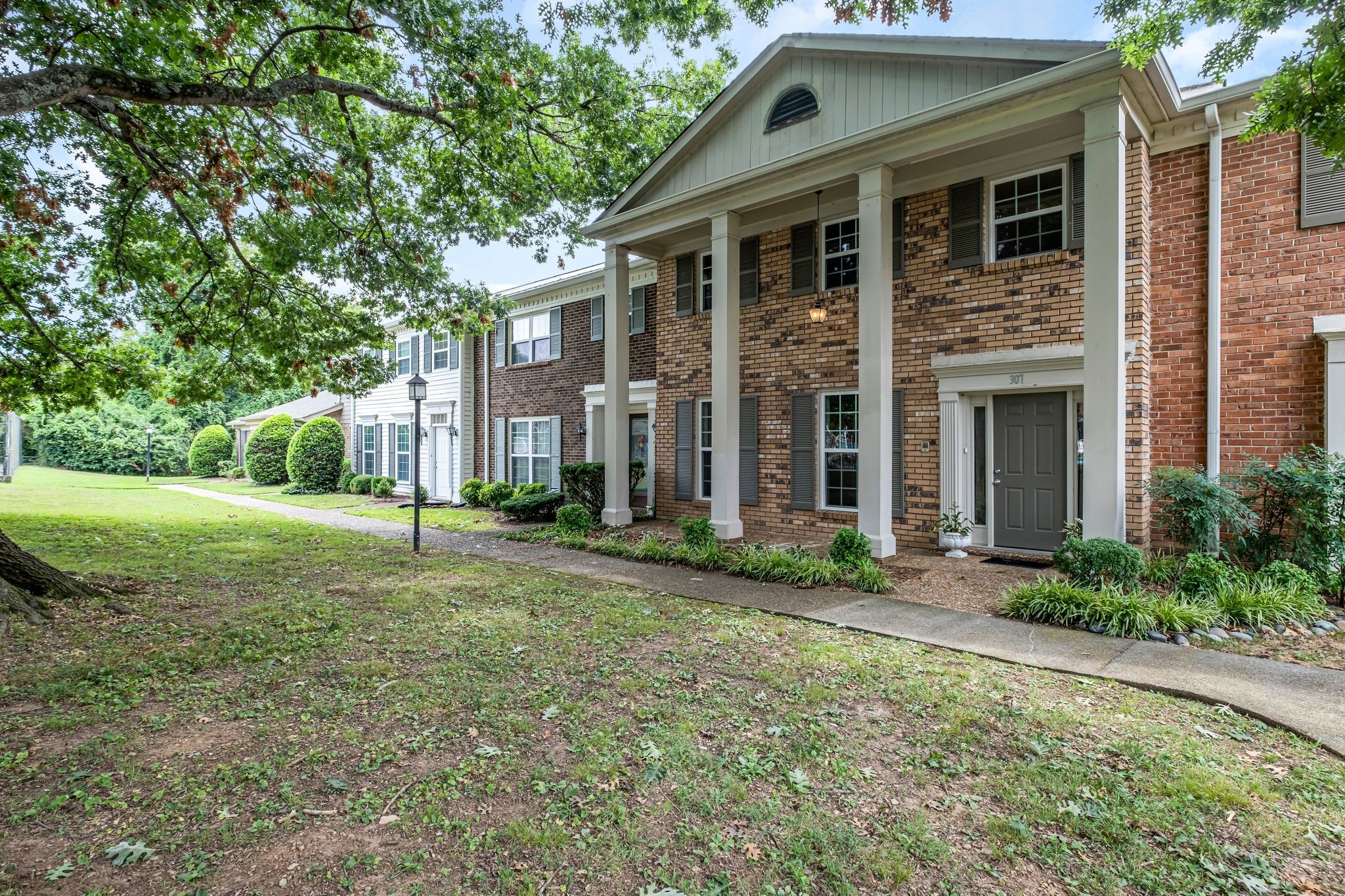 307 Plantation Ct