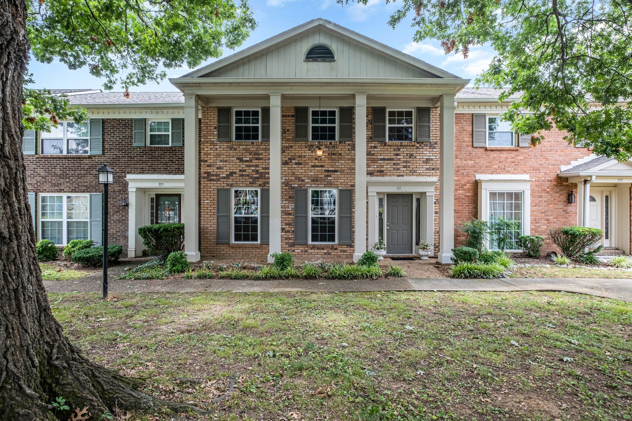 307 Plantation Ct