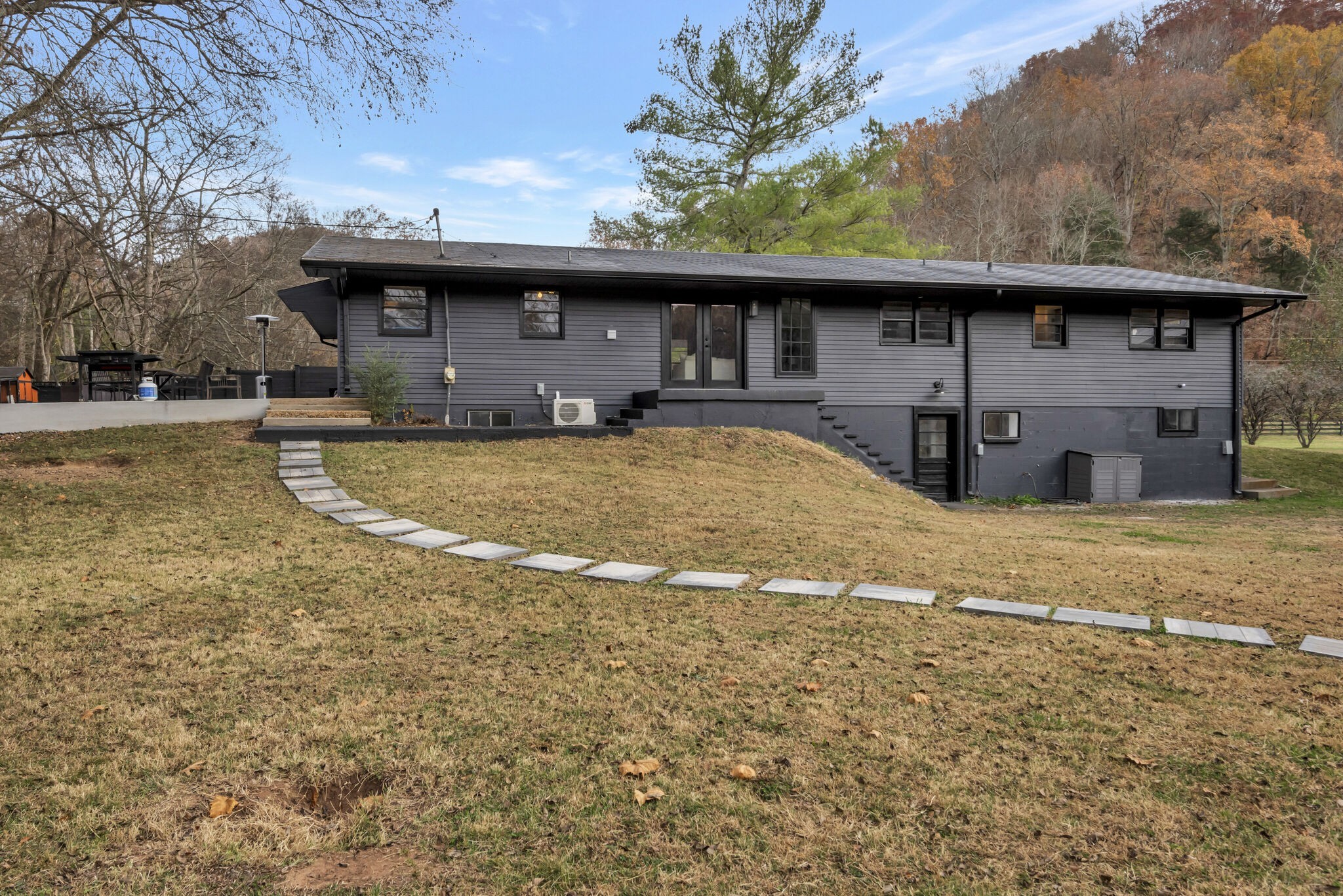 7436 River Road Pike