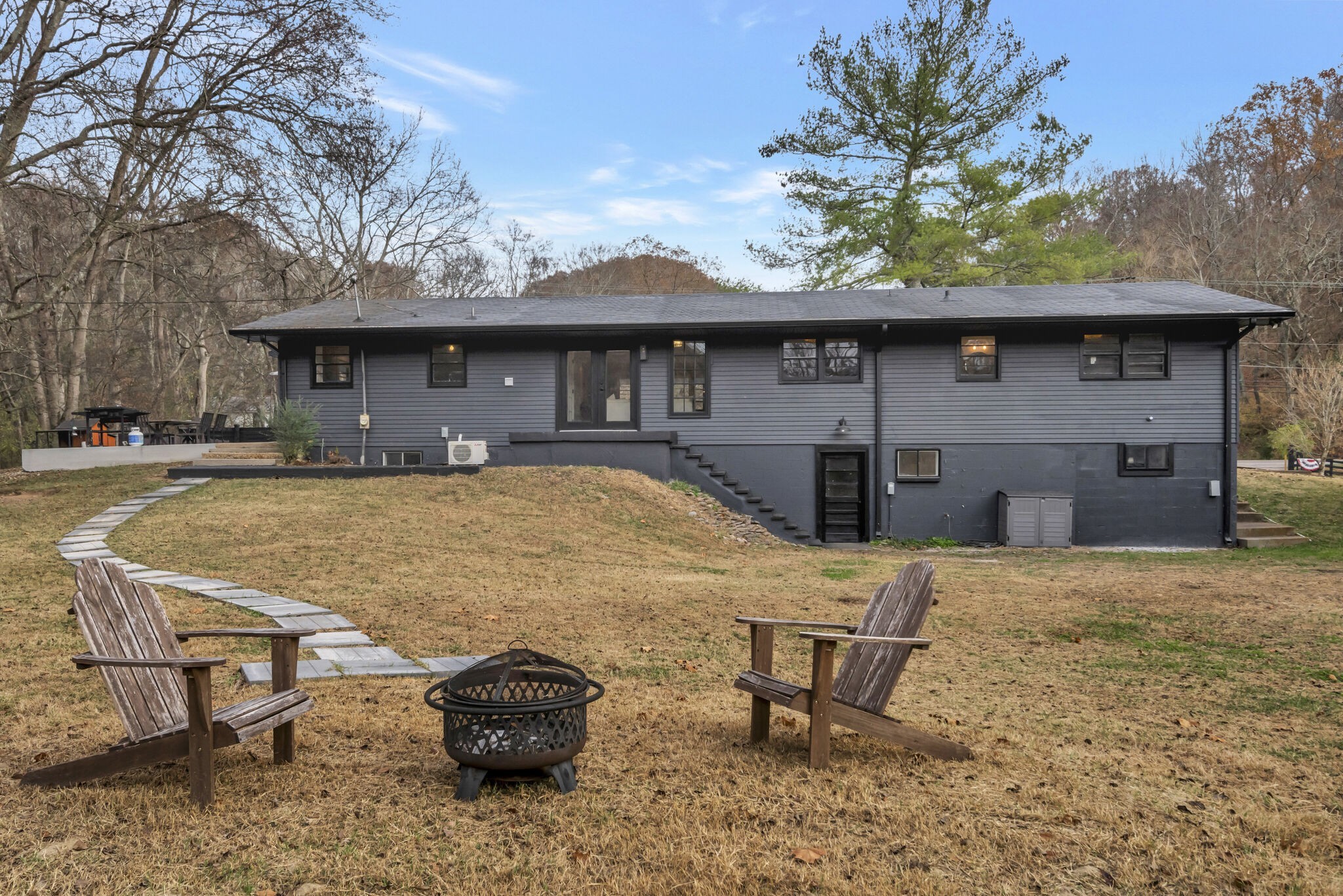 7436 River Road Pike