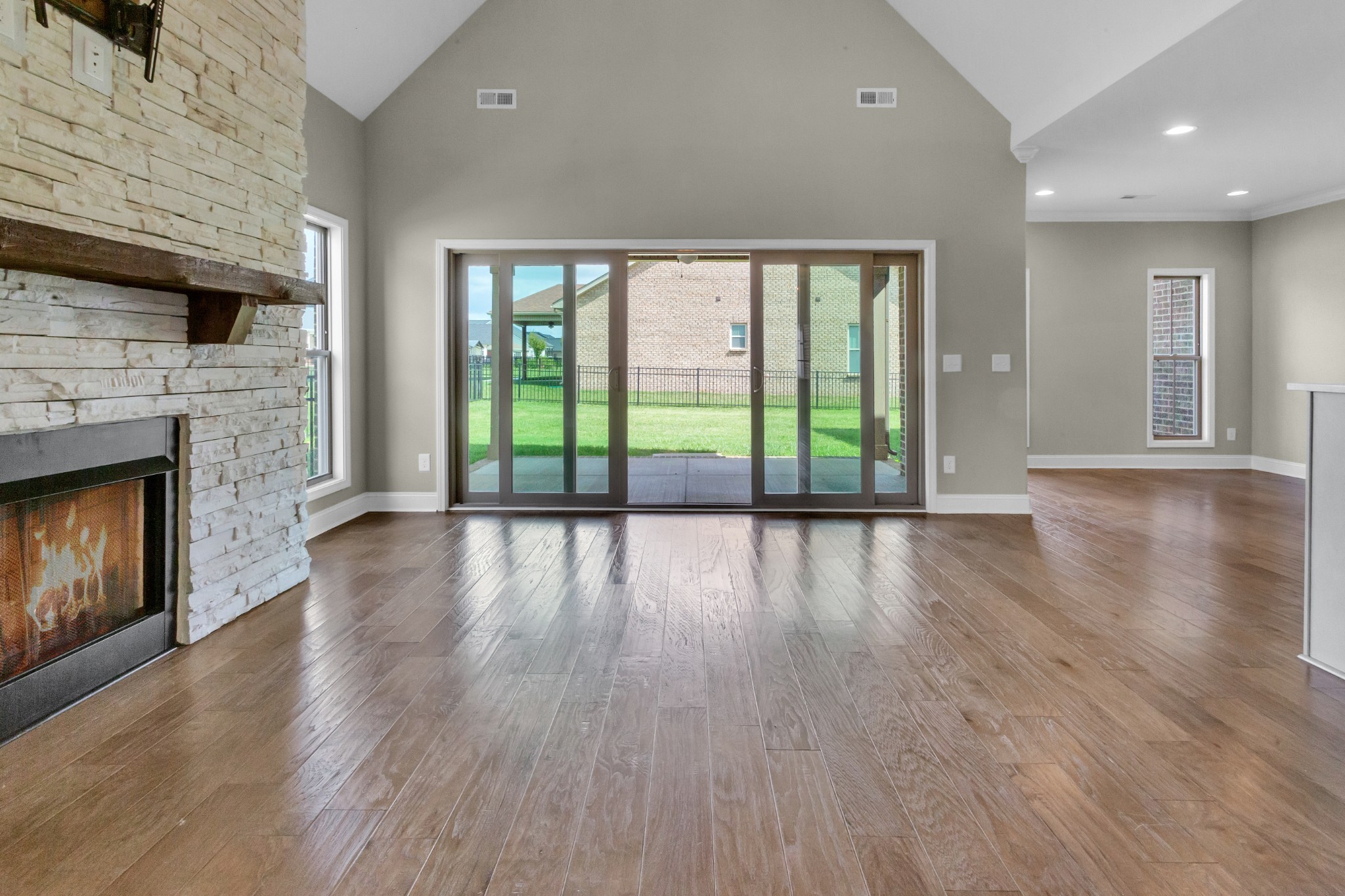 1440 Ella Lane