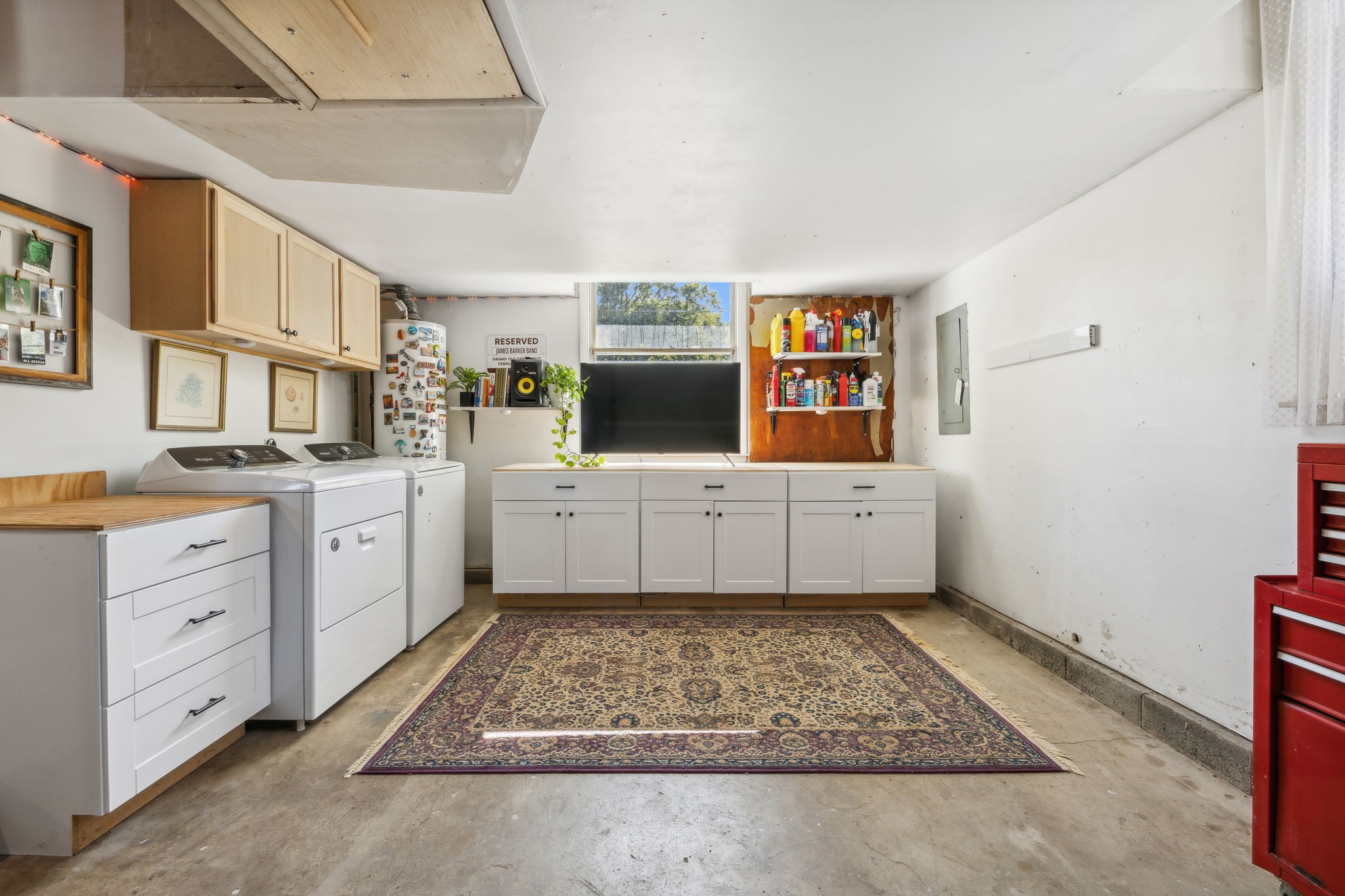 4733 Phoenix Dr