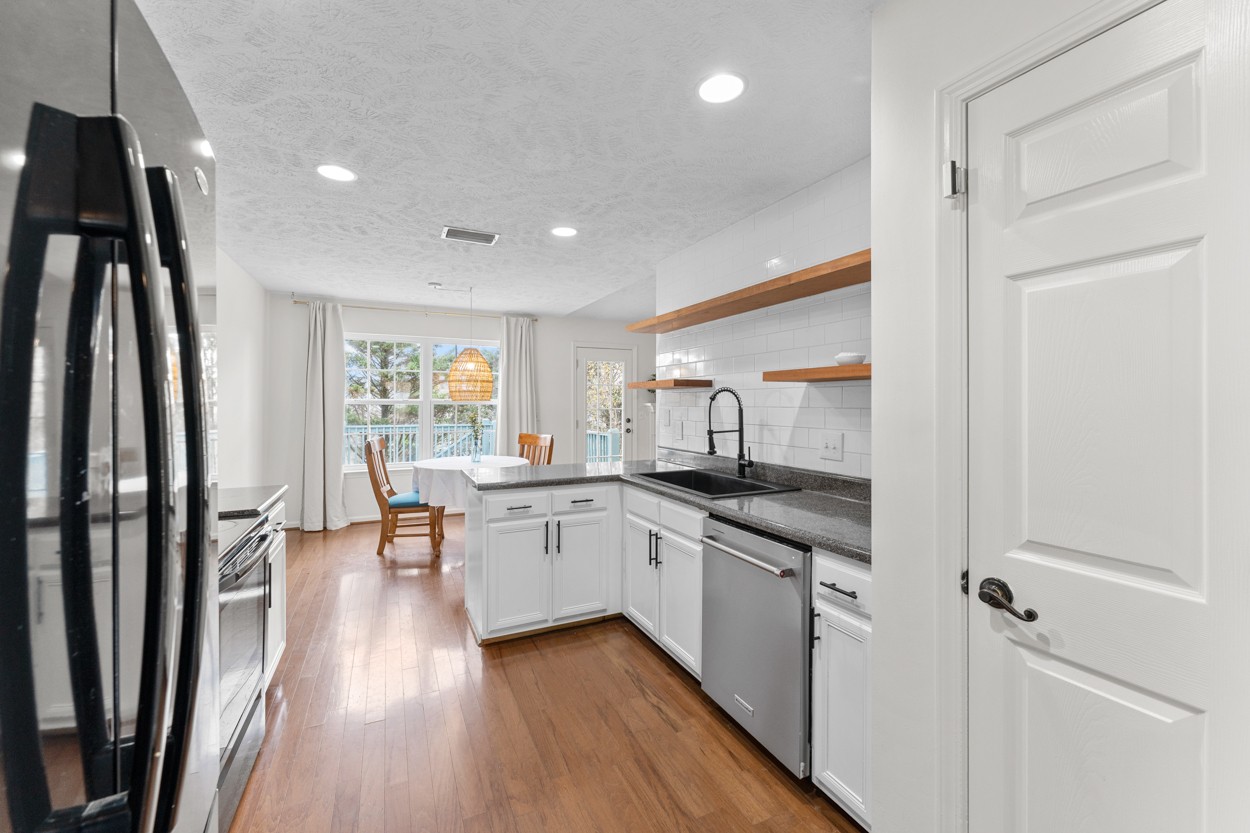 2217 Dewey Dr