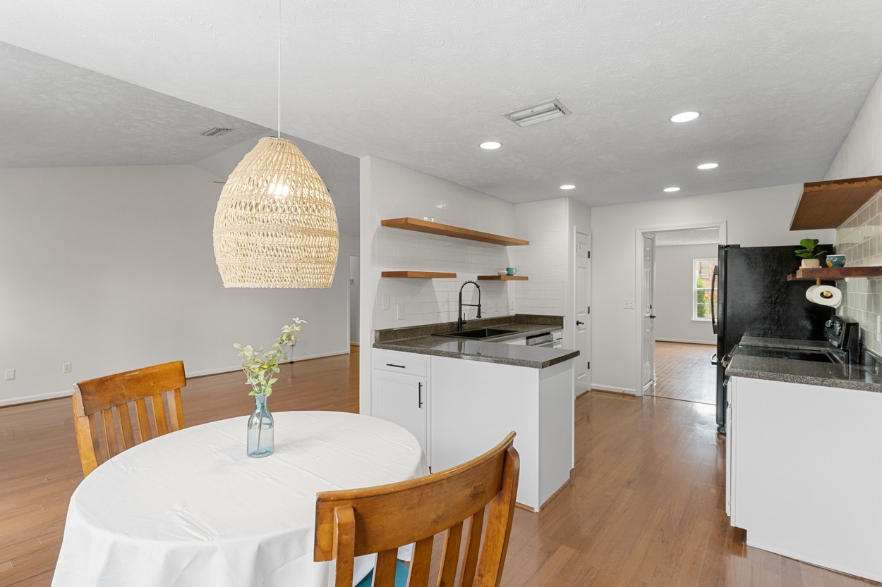2217 Dewey Dr