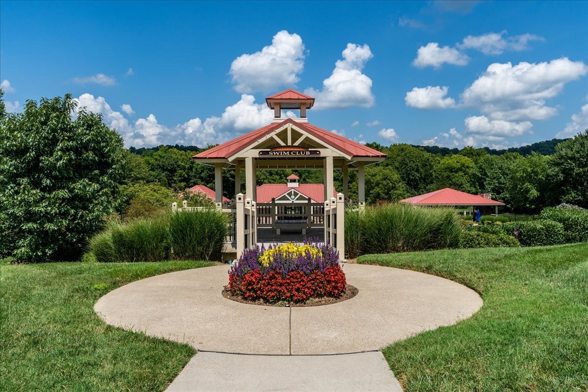 7424 Riverfront Dr