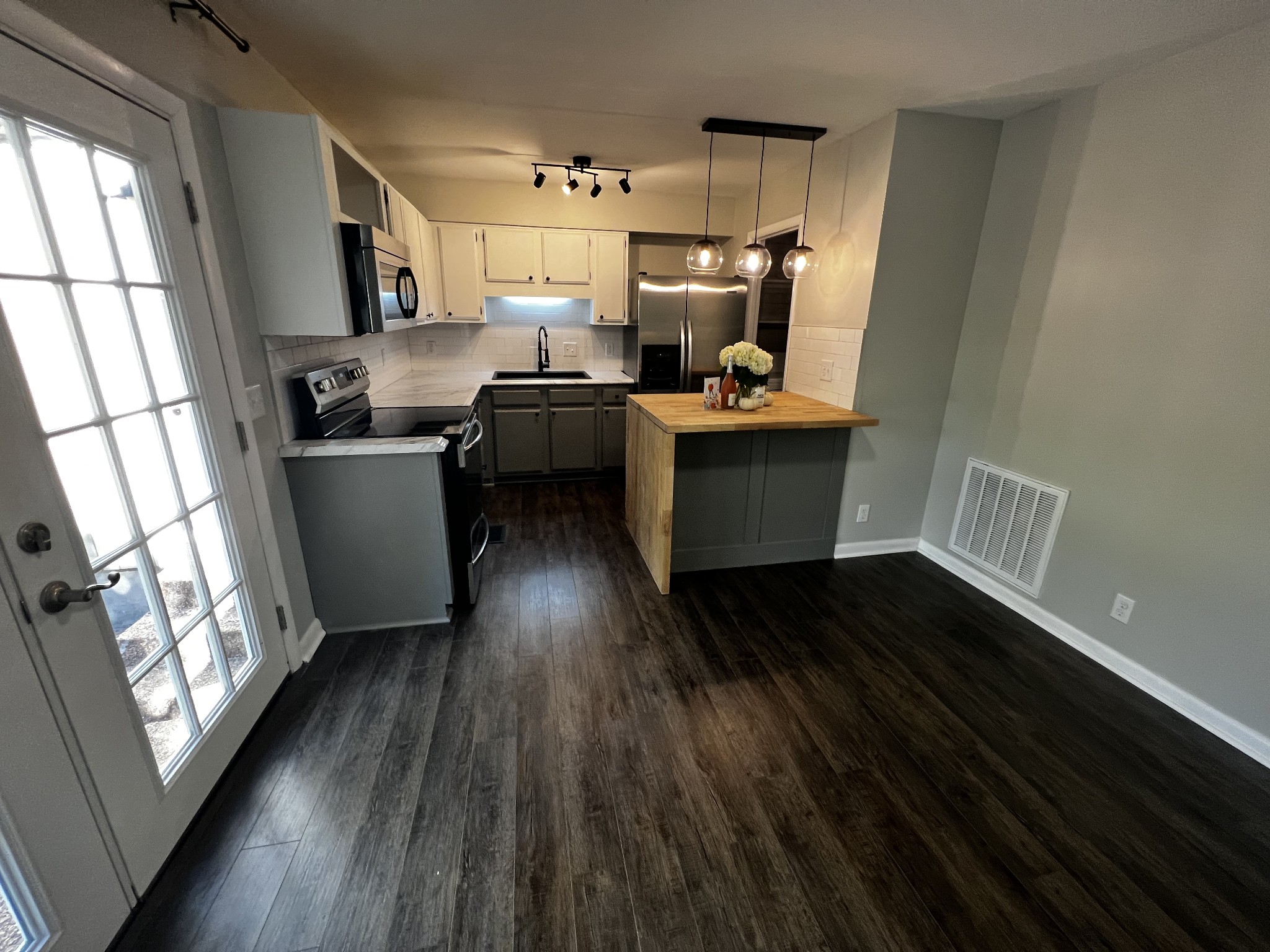 851 Todd Preis Dr
