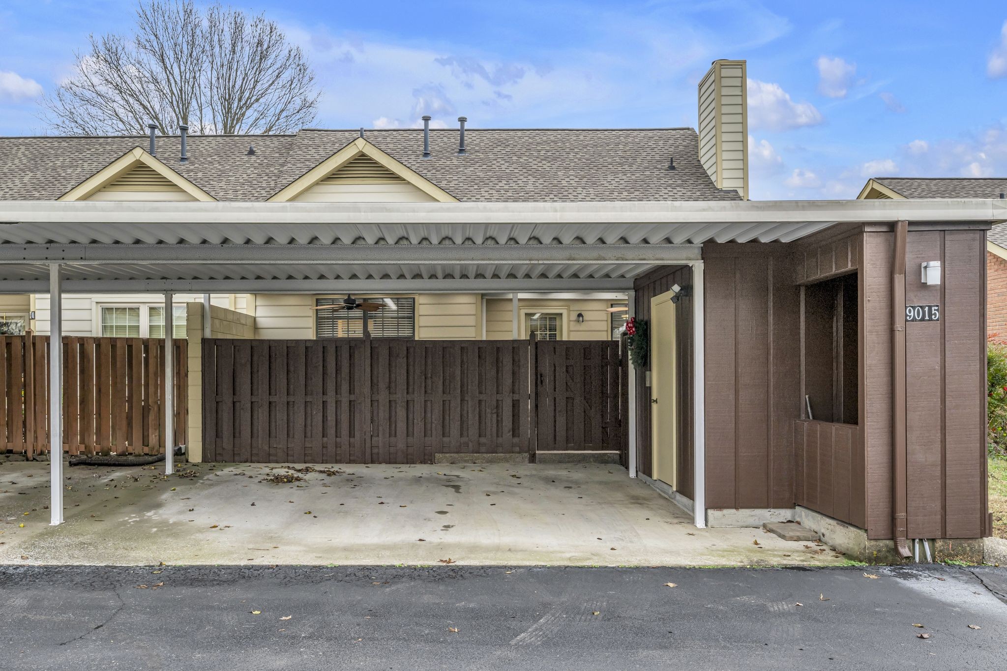 9015 Sawyer Brown Rd