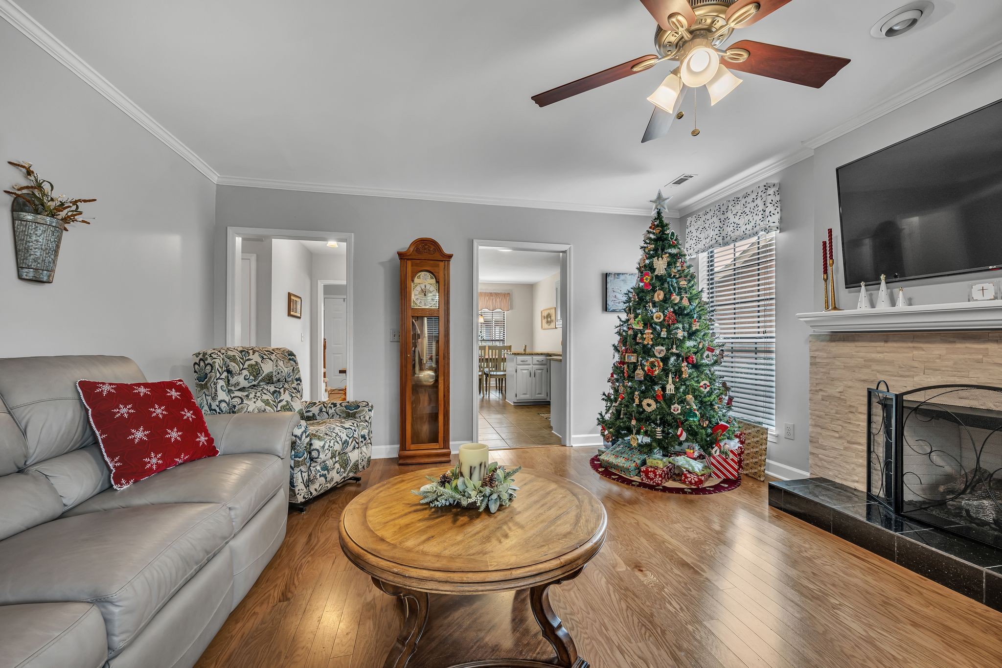 9015 Sawyer Brown Rd