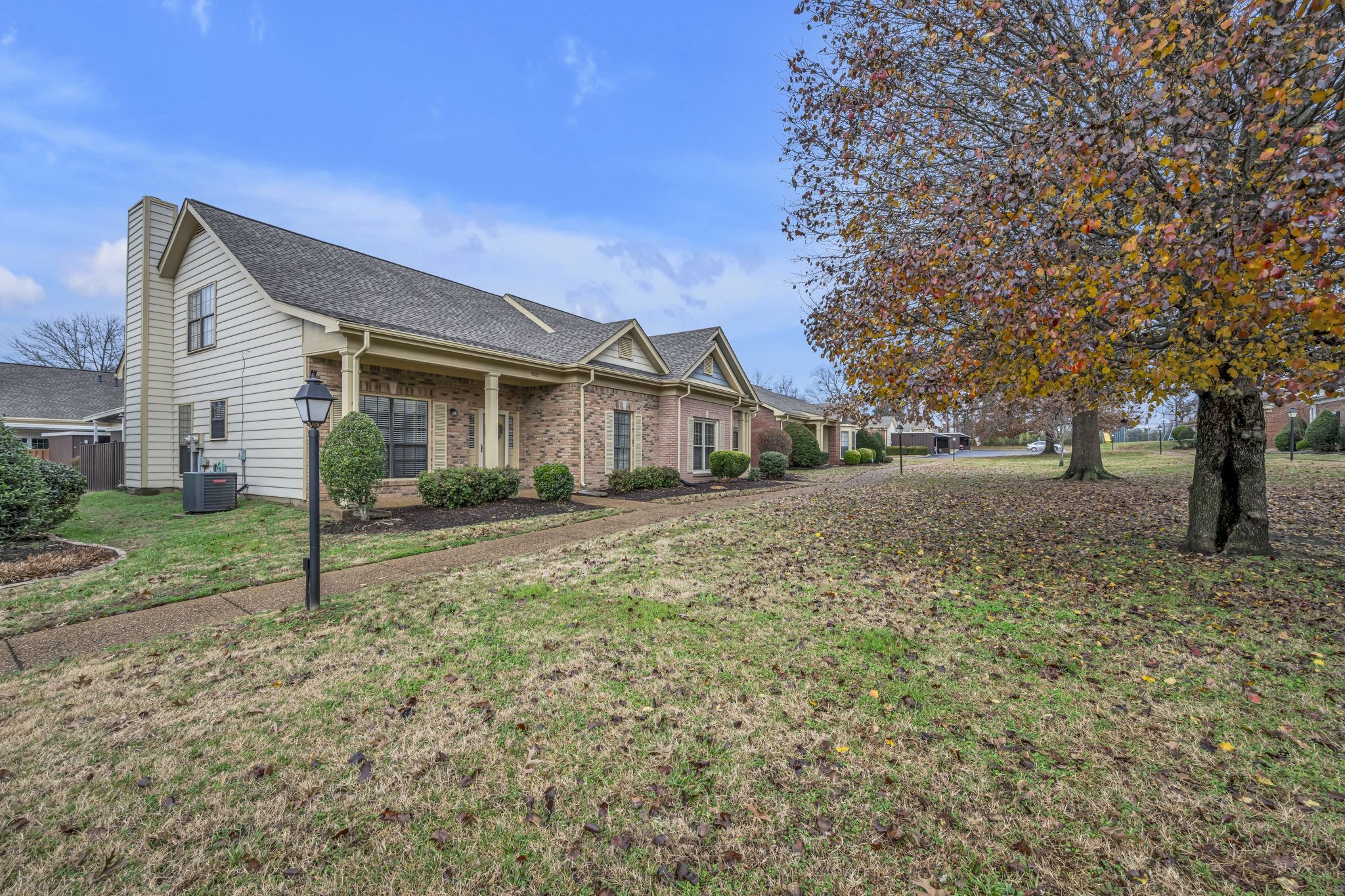 9015 Sawyer Brown Rd