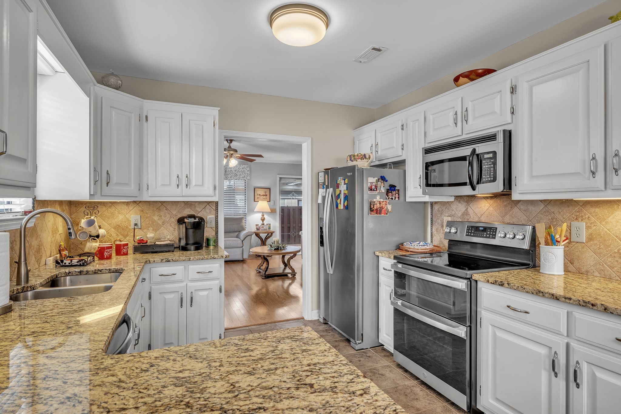 9015 Sawyer Brown Rd