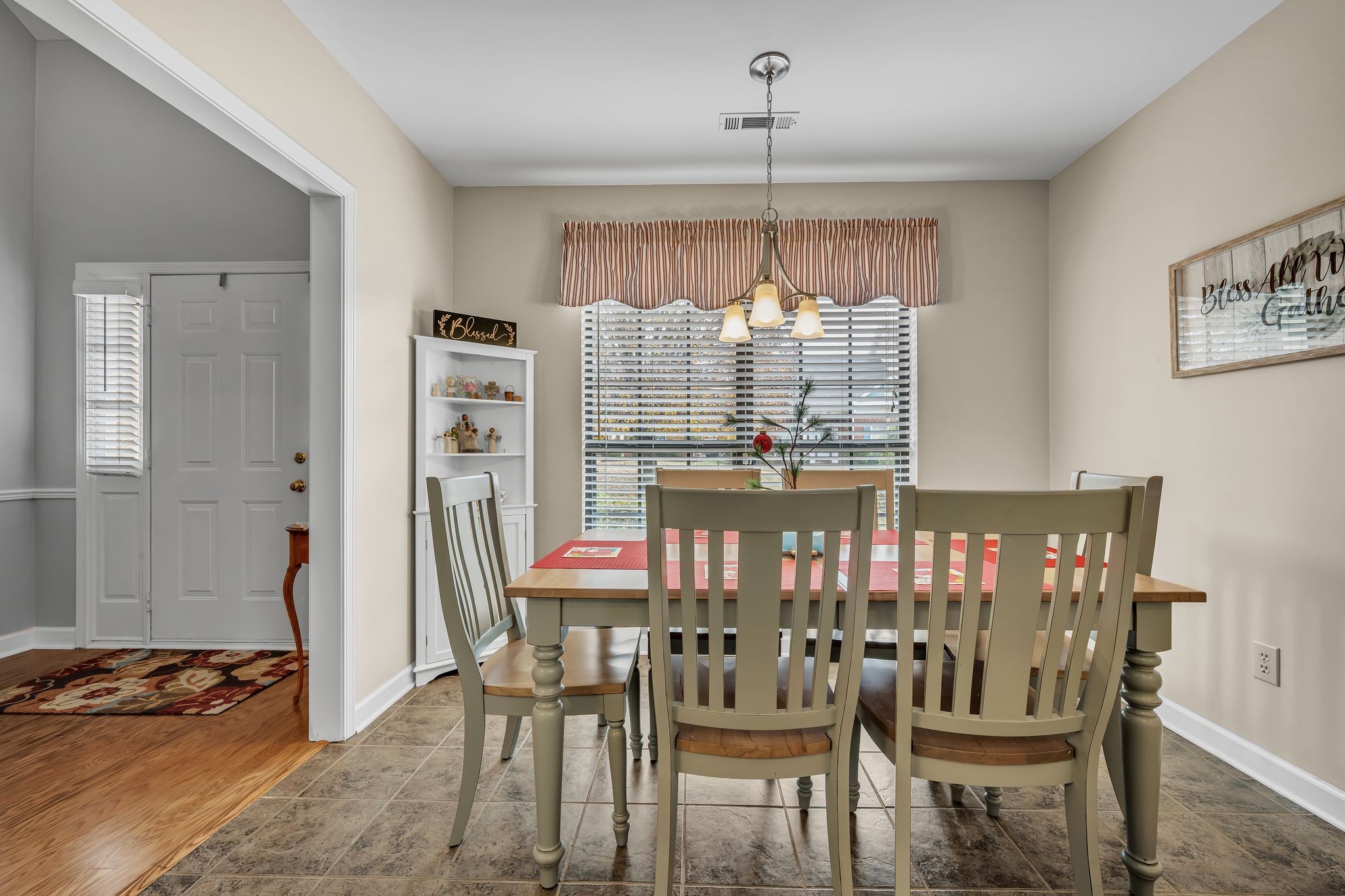 9015 Sawyer Brown Rd