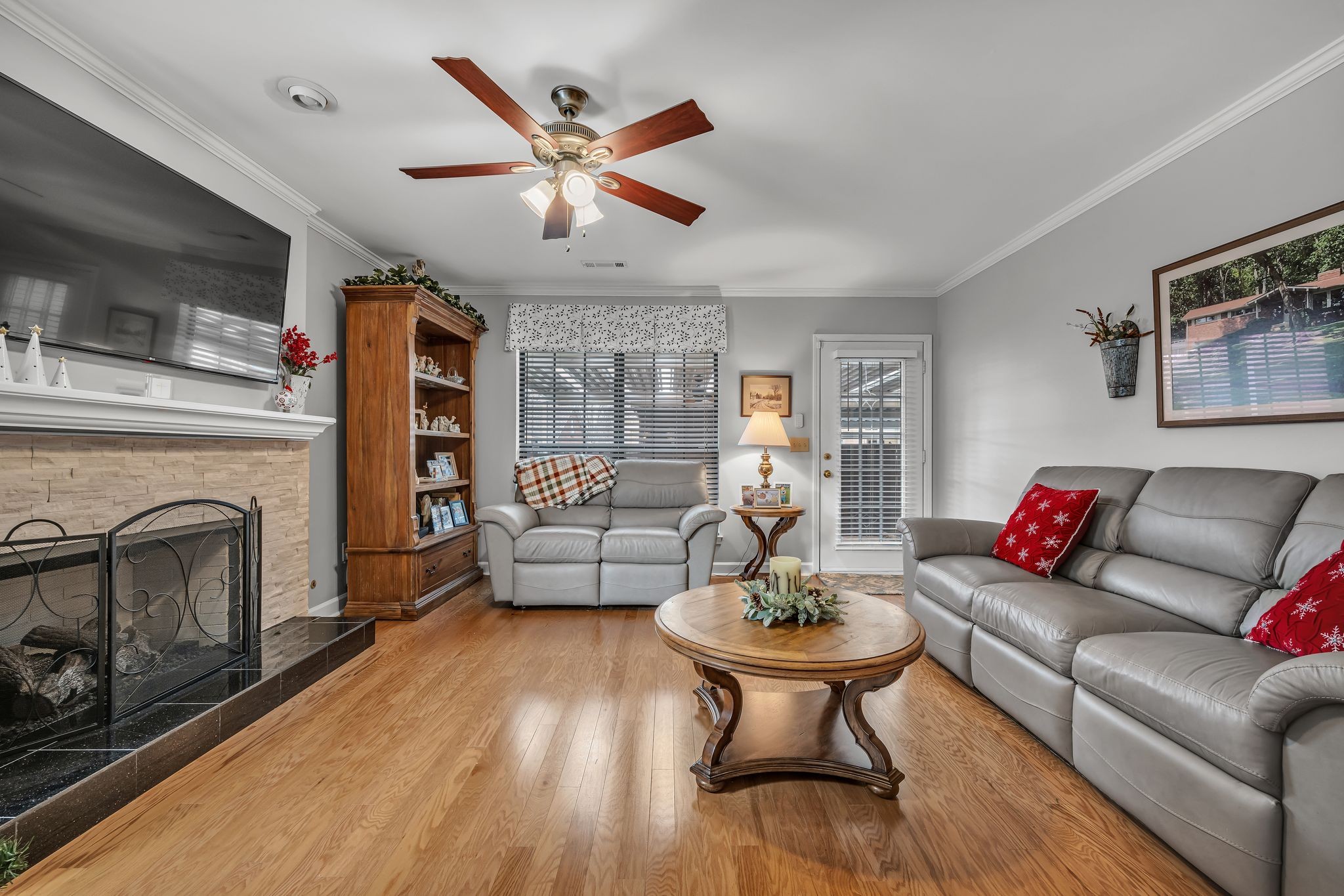 9015 Sawyer Brown Rd