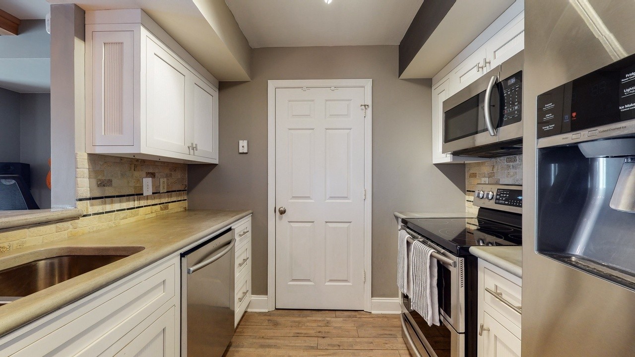 555 Church St Unit: 2302