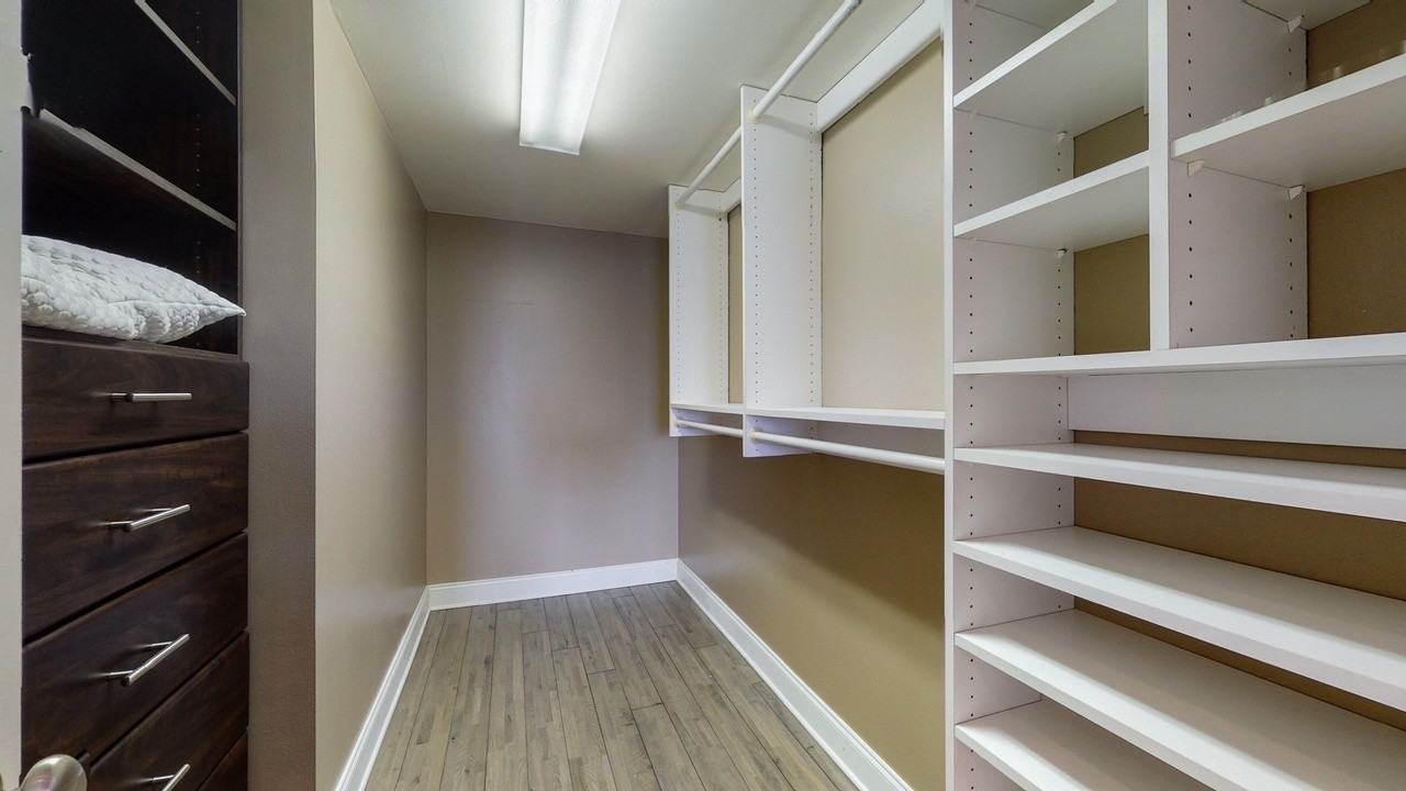 555 Church St Unit: 2302