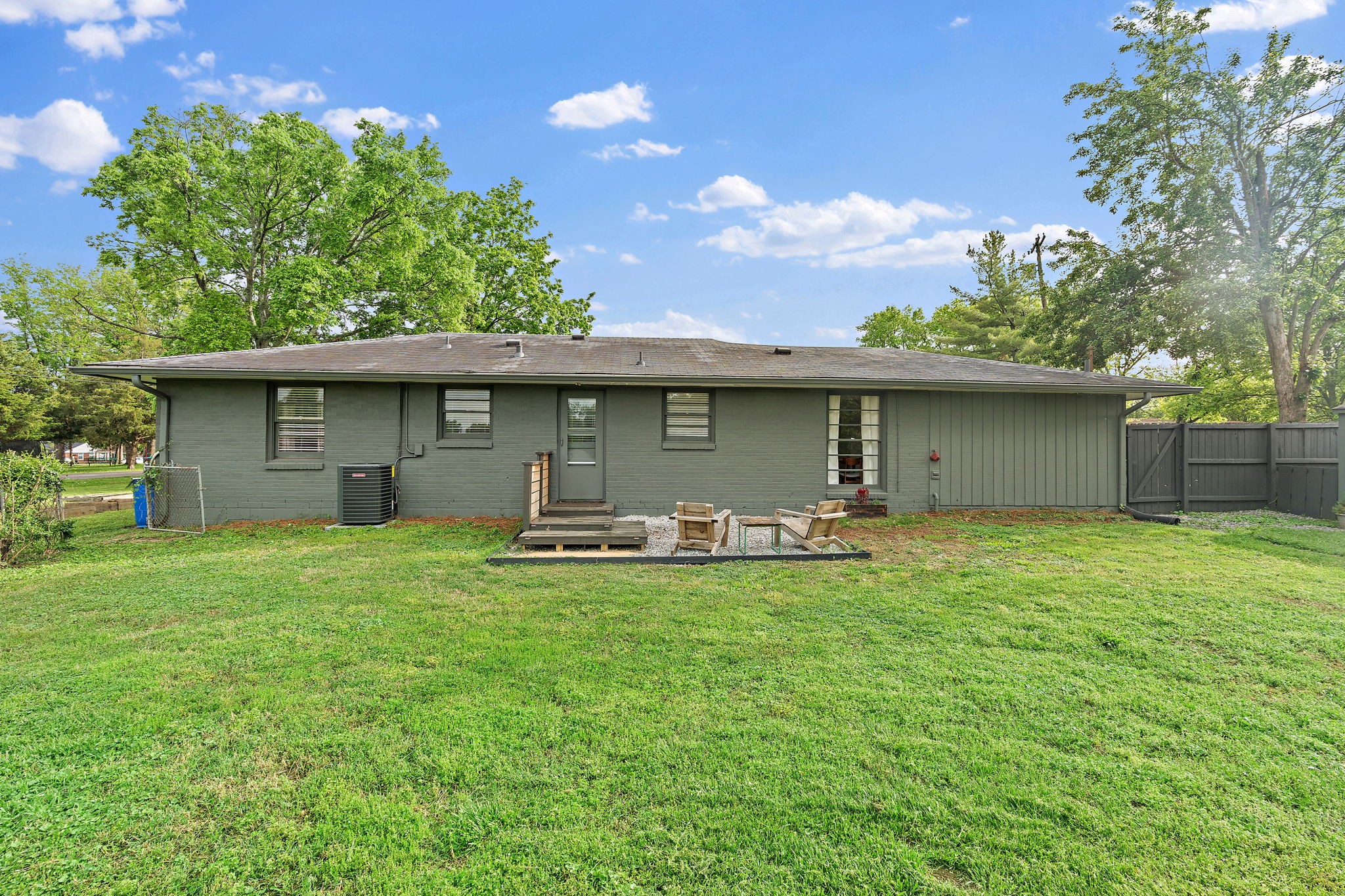 700 Barbara Dr
