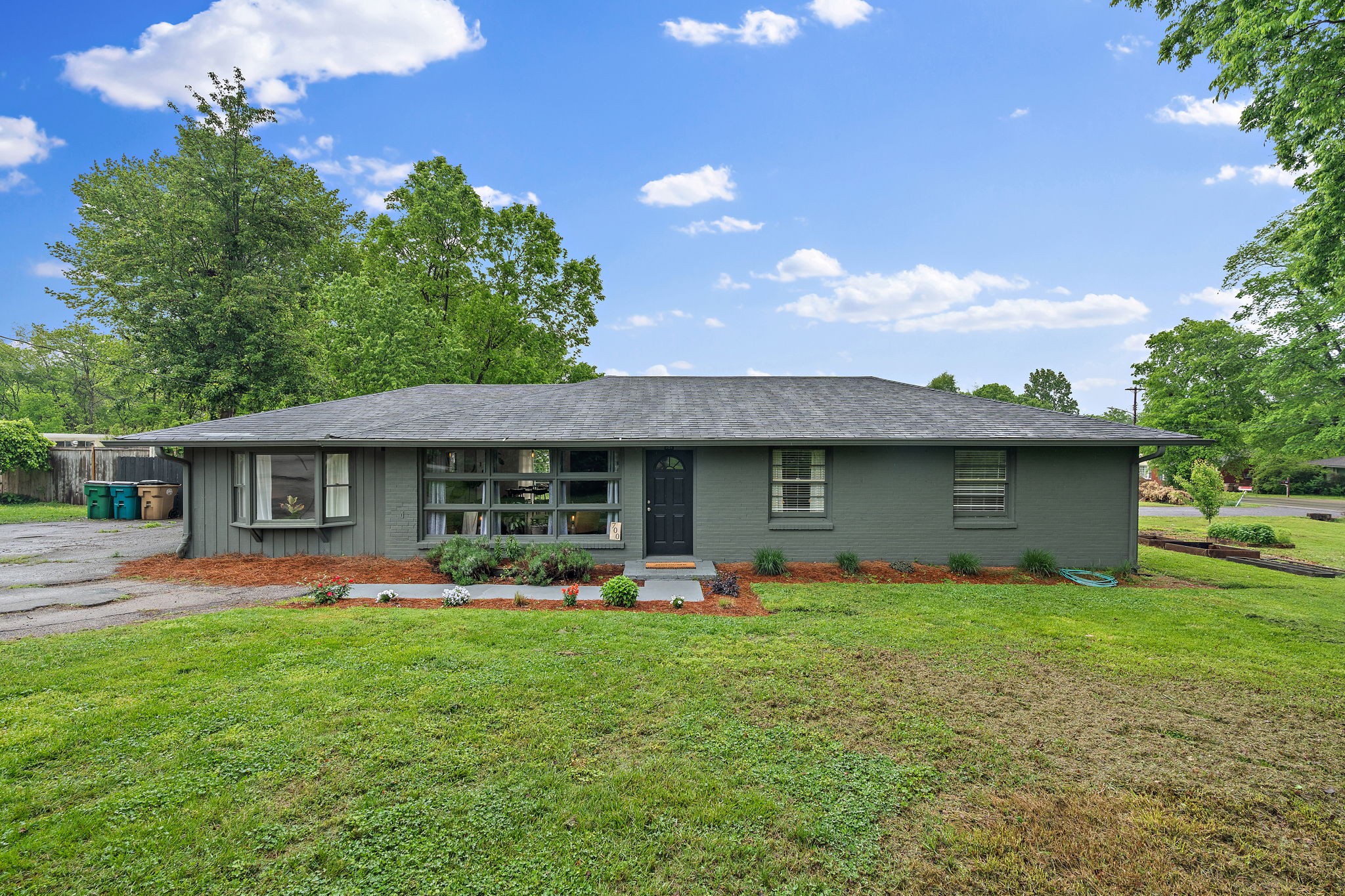 700 Barbara Dr