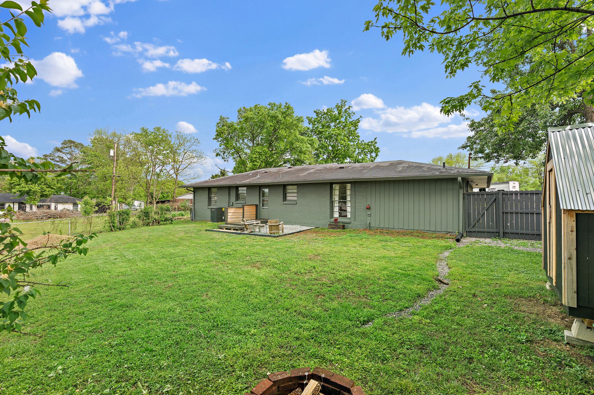 700 Barbara Dr