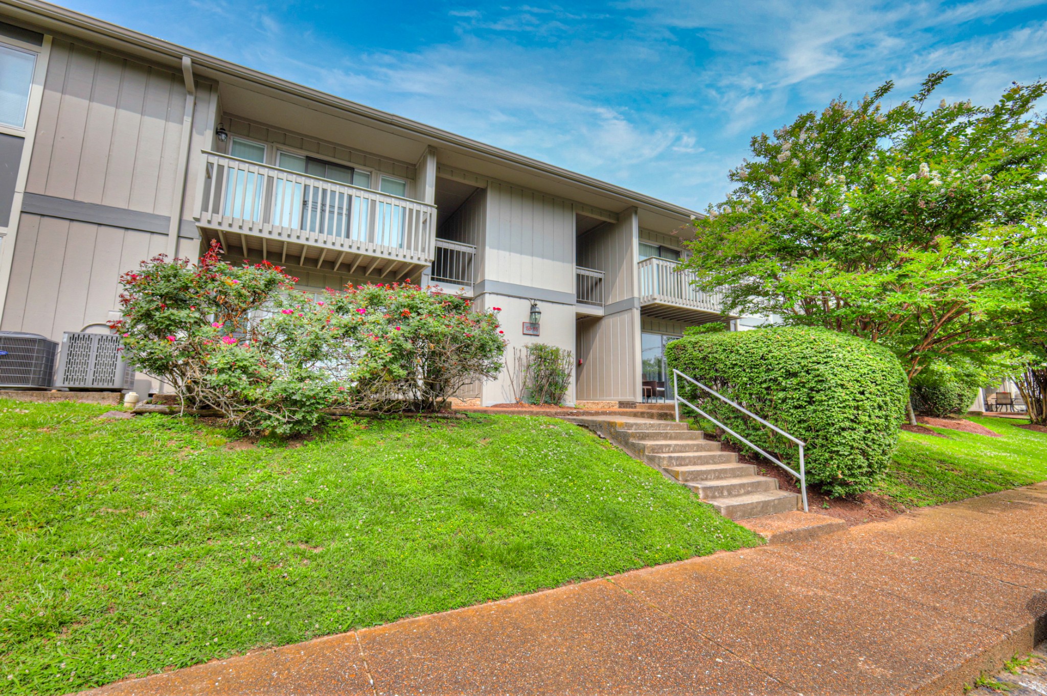 21 Vaughns Gap Rd Unit: J163