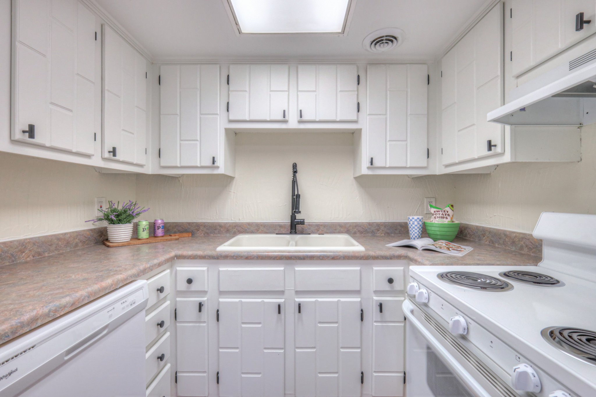 21 Vaughns Gap Rd Unit: J163
