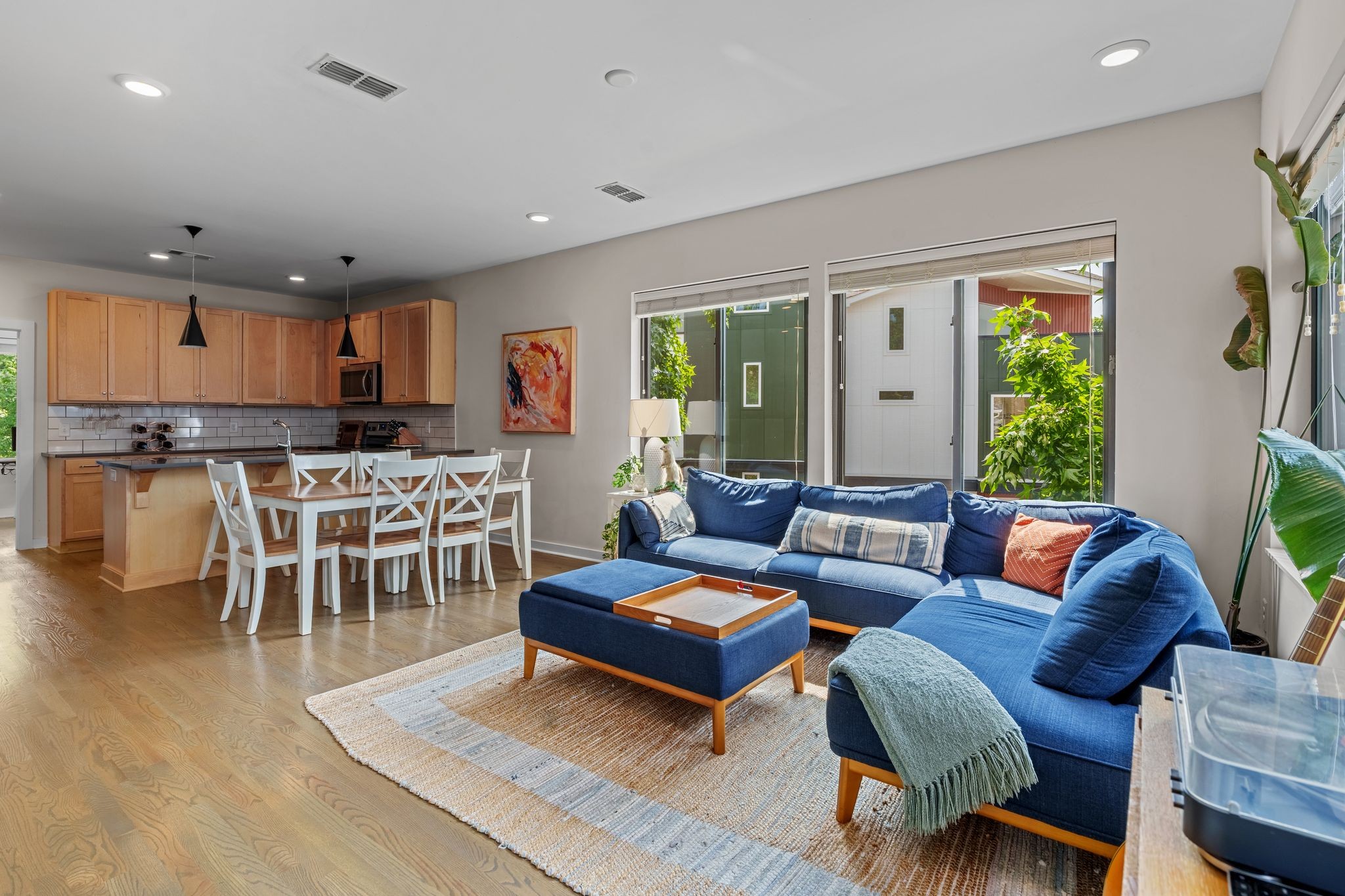 1035 Chester Ave Unit: 10