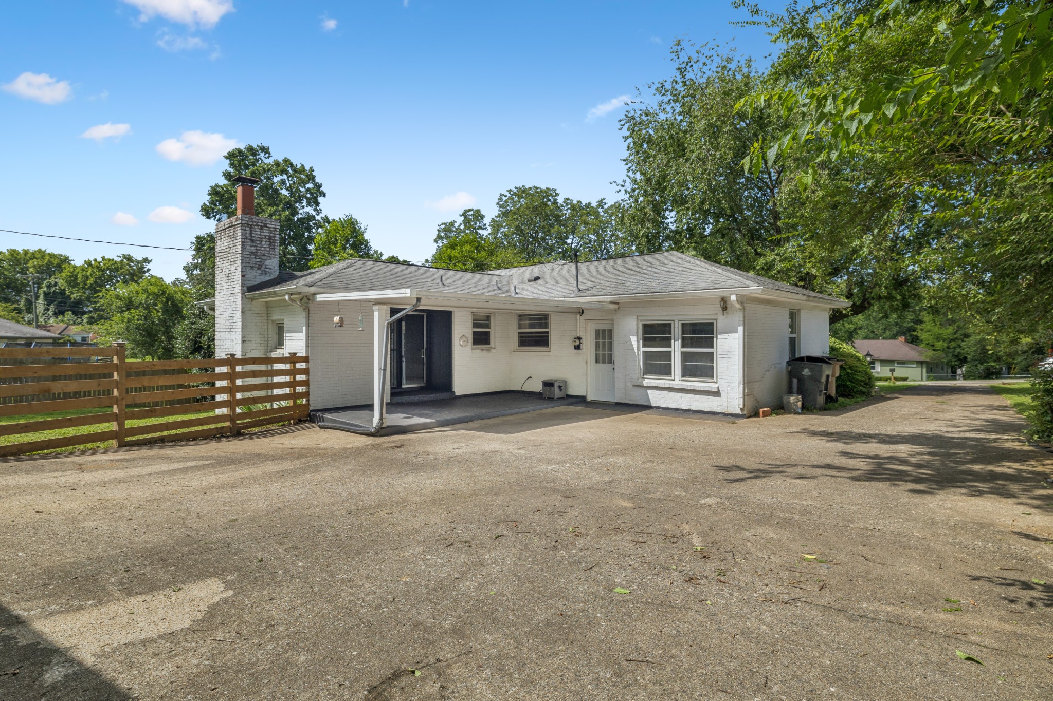 2103 Dearborn Dr