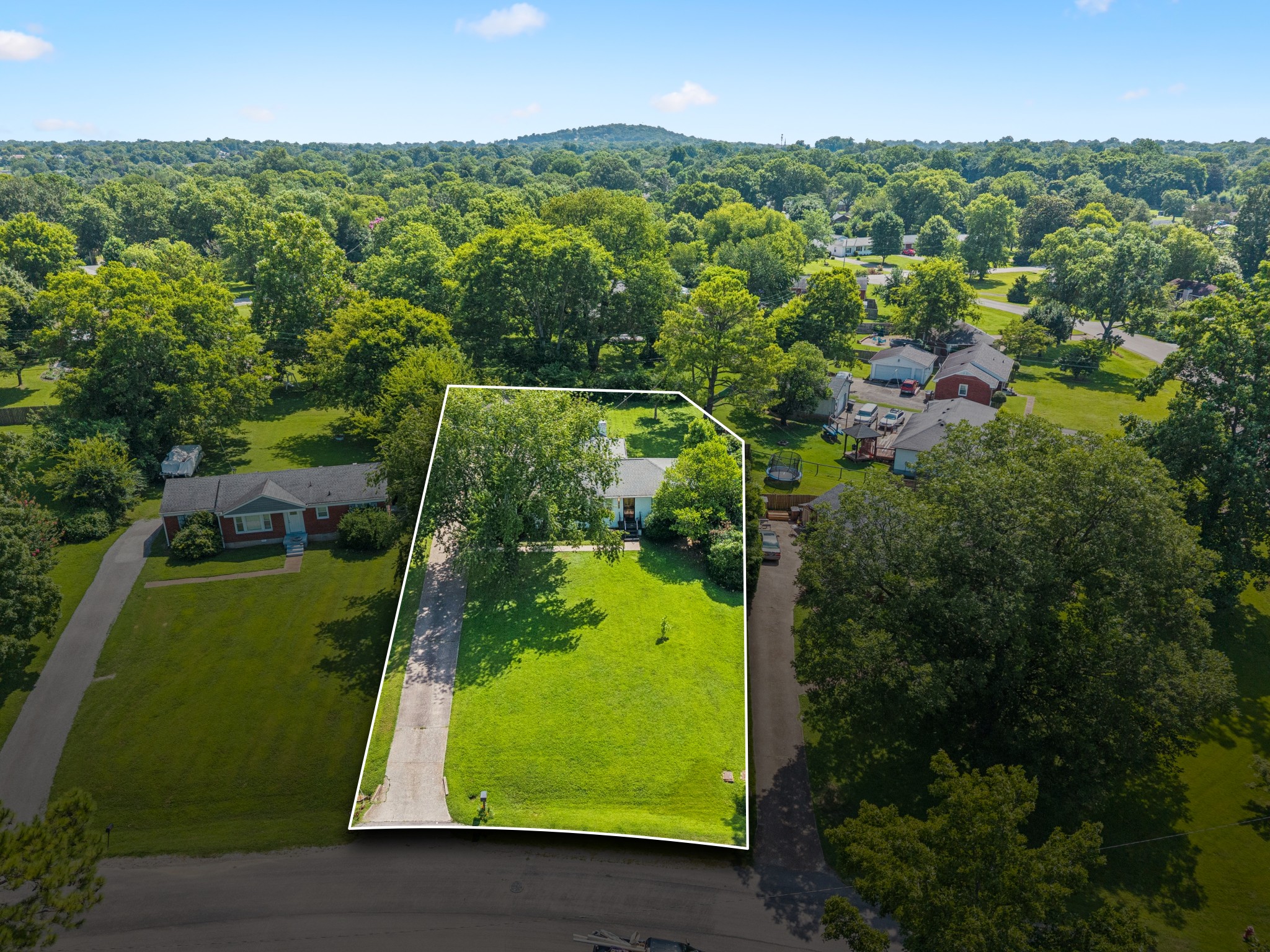 2103 Dearborn Dr