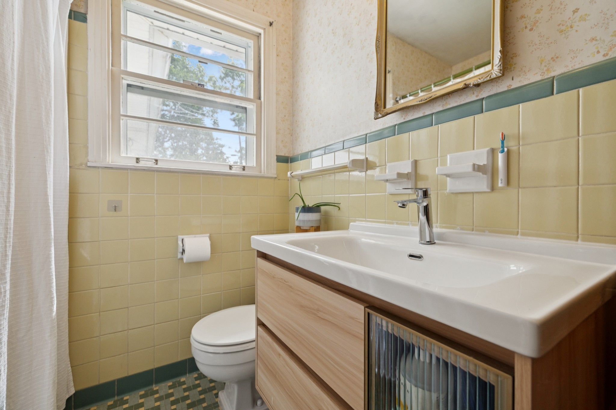 2103 Dearborn Dr