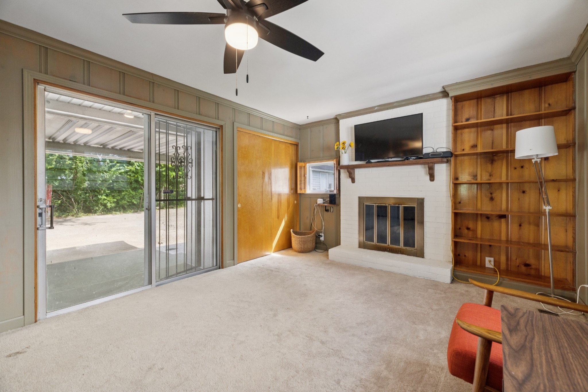 2103 Dearborn Dr