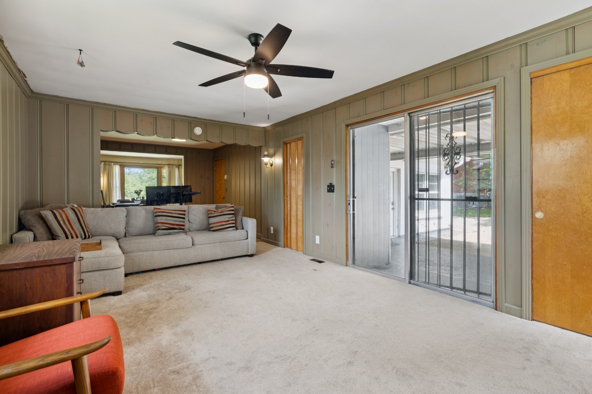 2103 Dearborn Dr