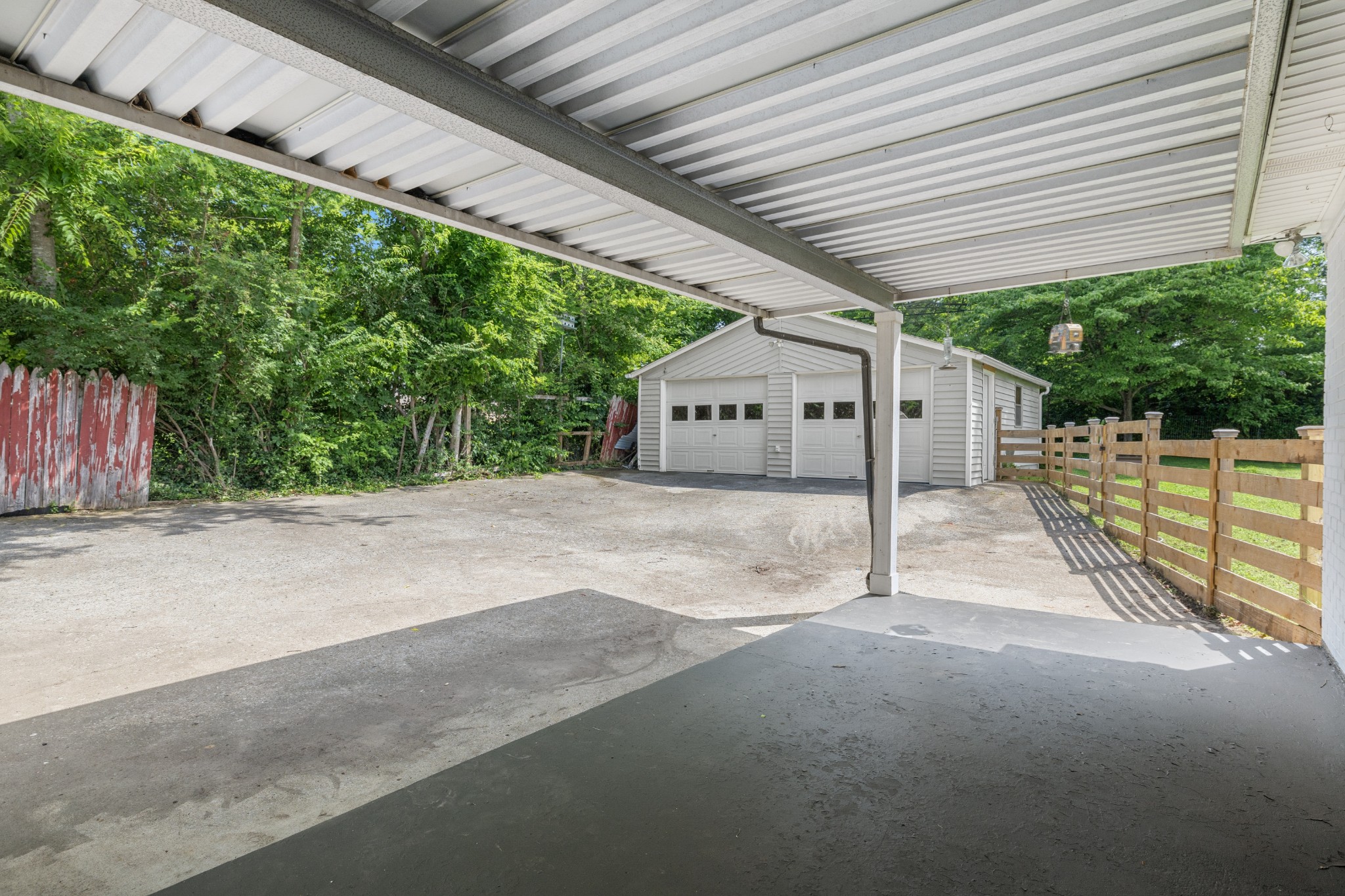 2103 Dearborn Dr