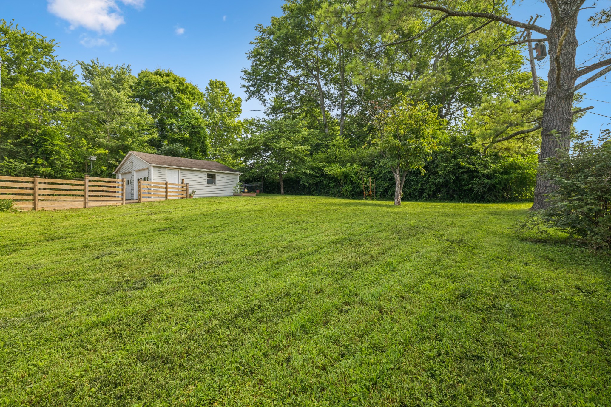 2103 Dearborn Dr