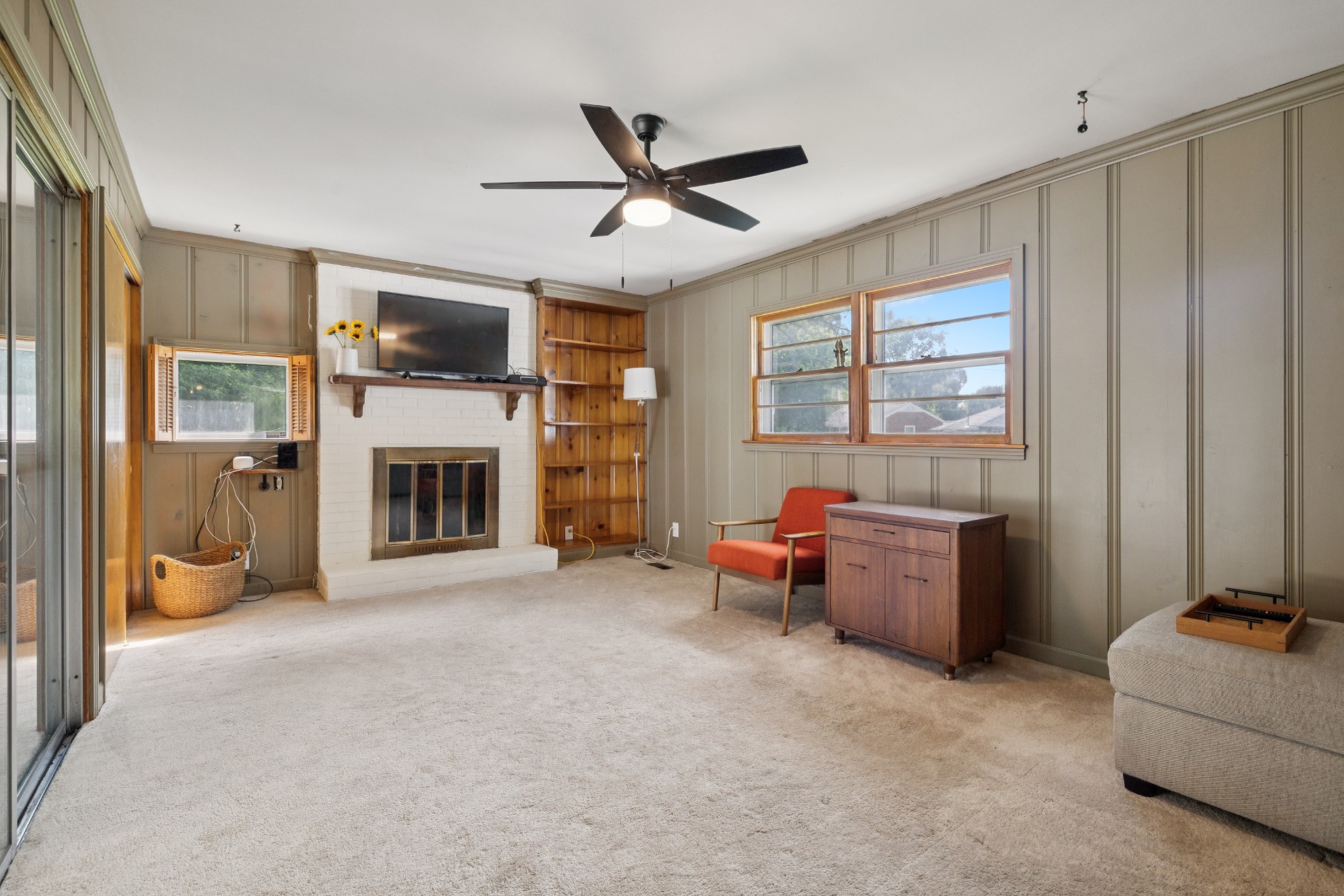 2103 Dearborn Dr