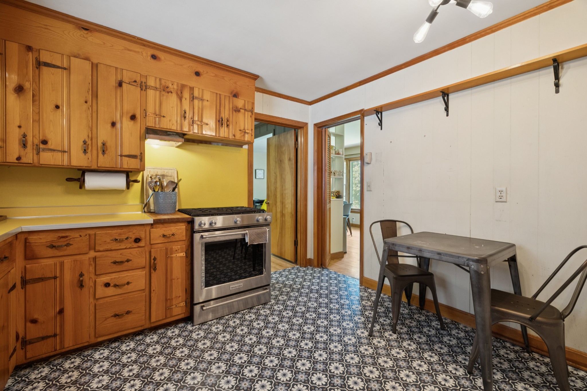 2103 Dearborn Dr