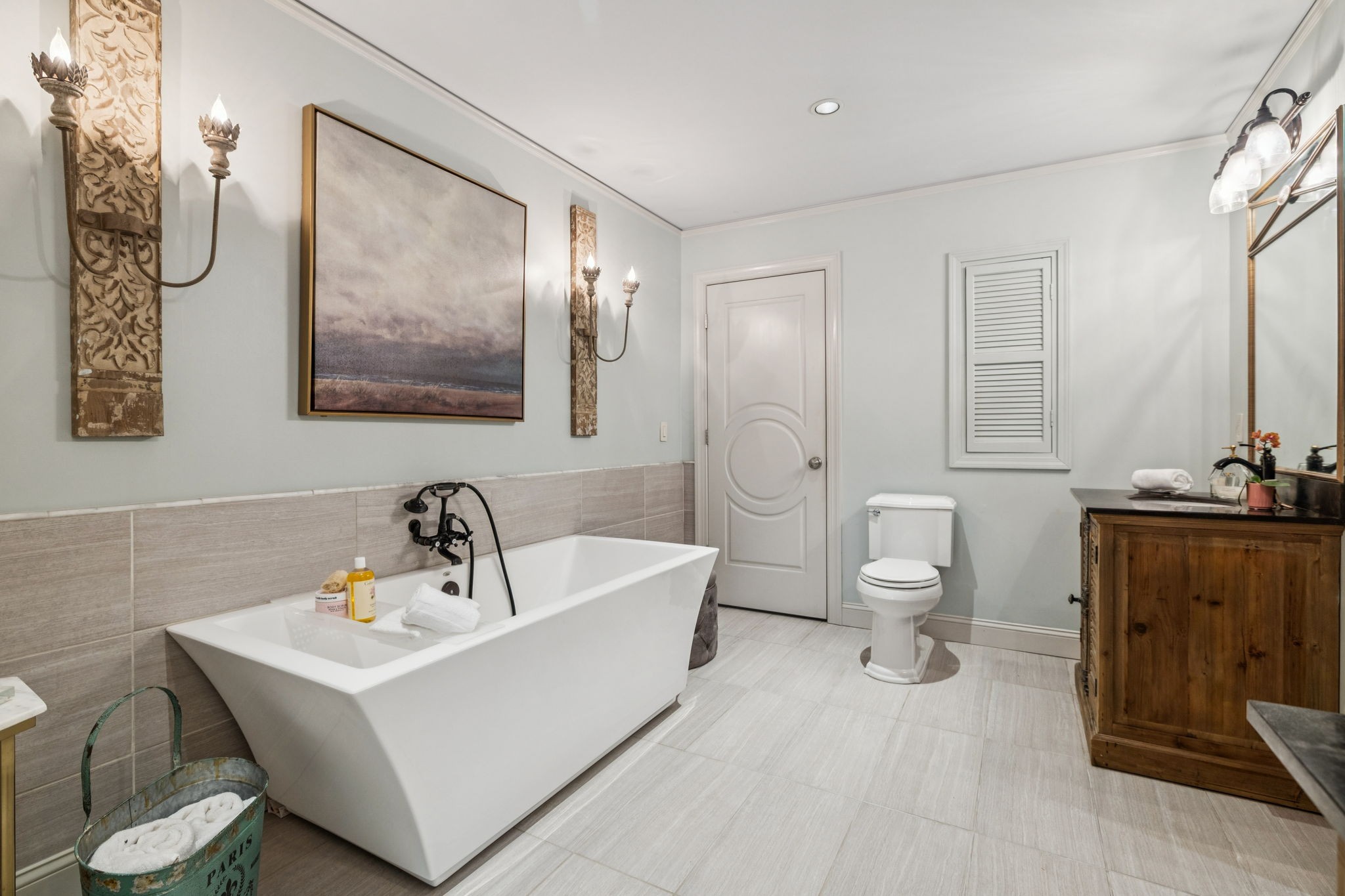 410 Charlesgate Ct