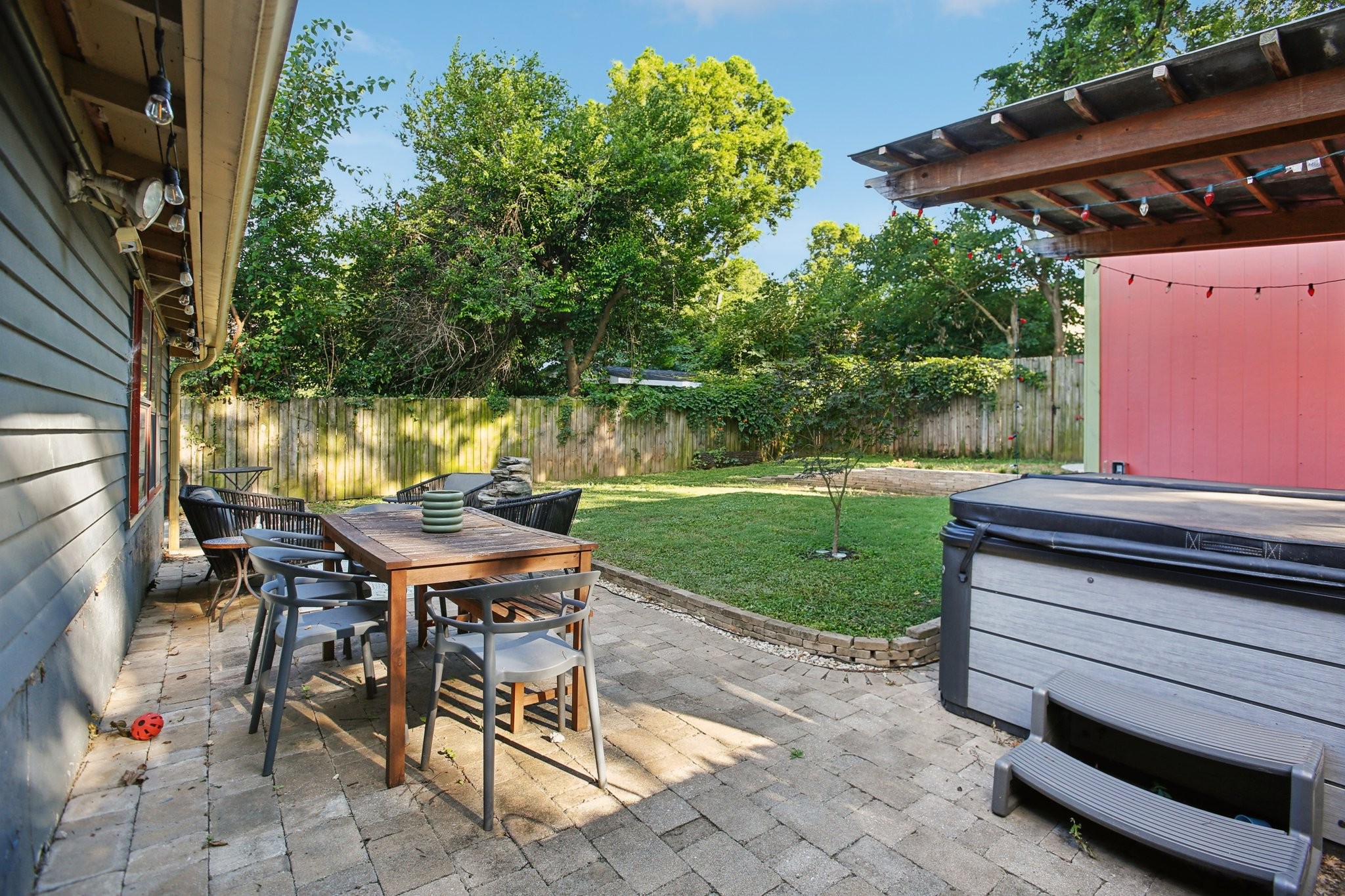 1118 Granada Ave