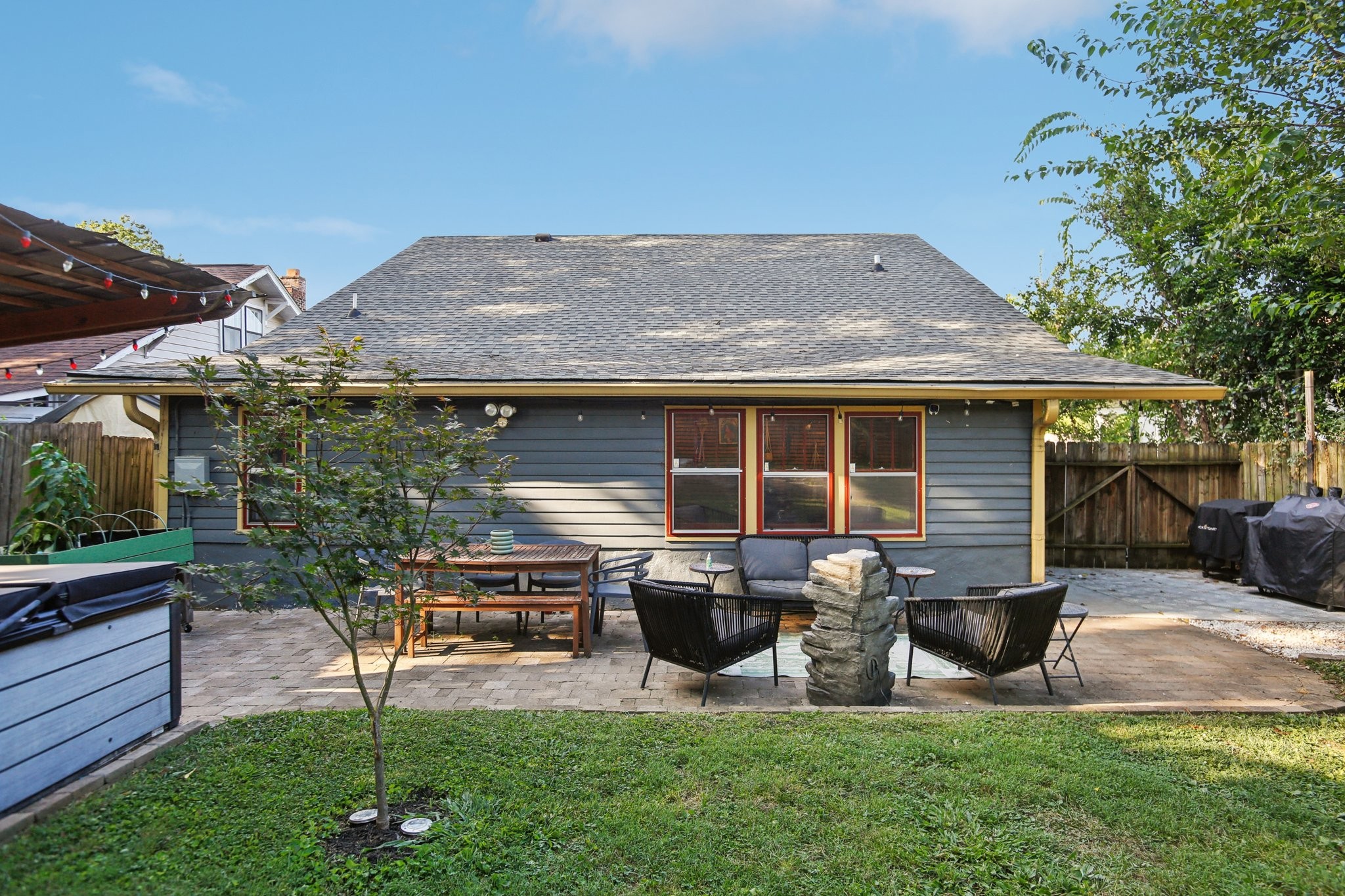1118 Granada Ave