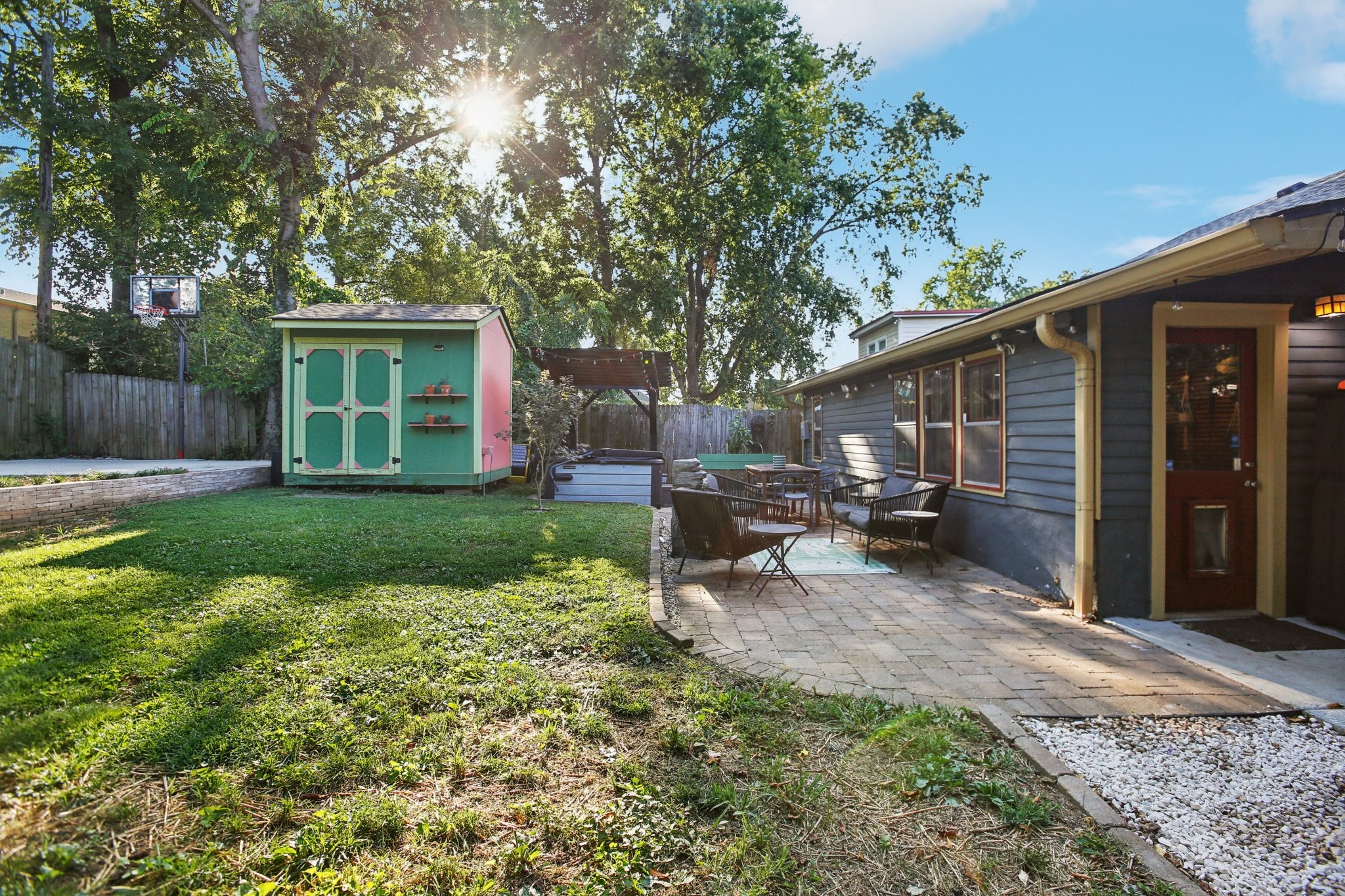 1118 Granada Ave