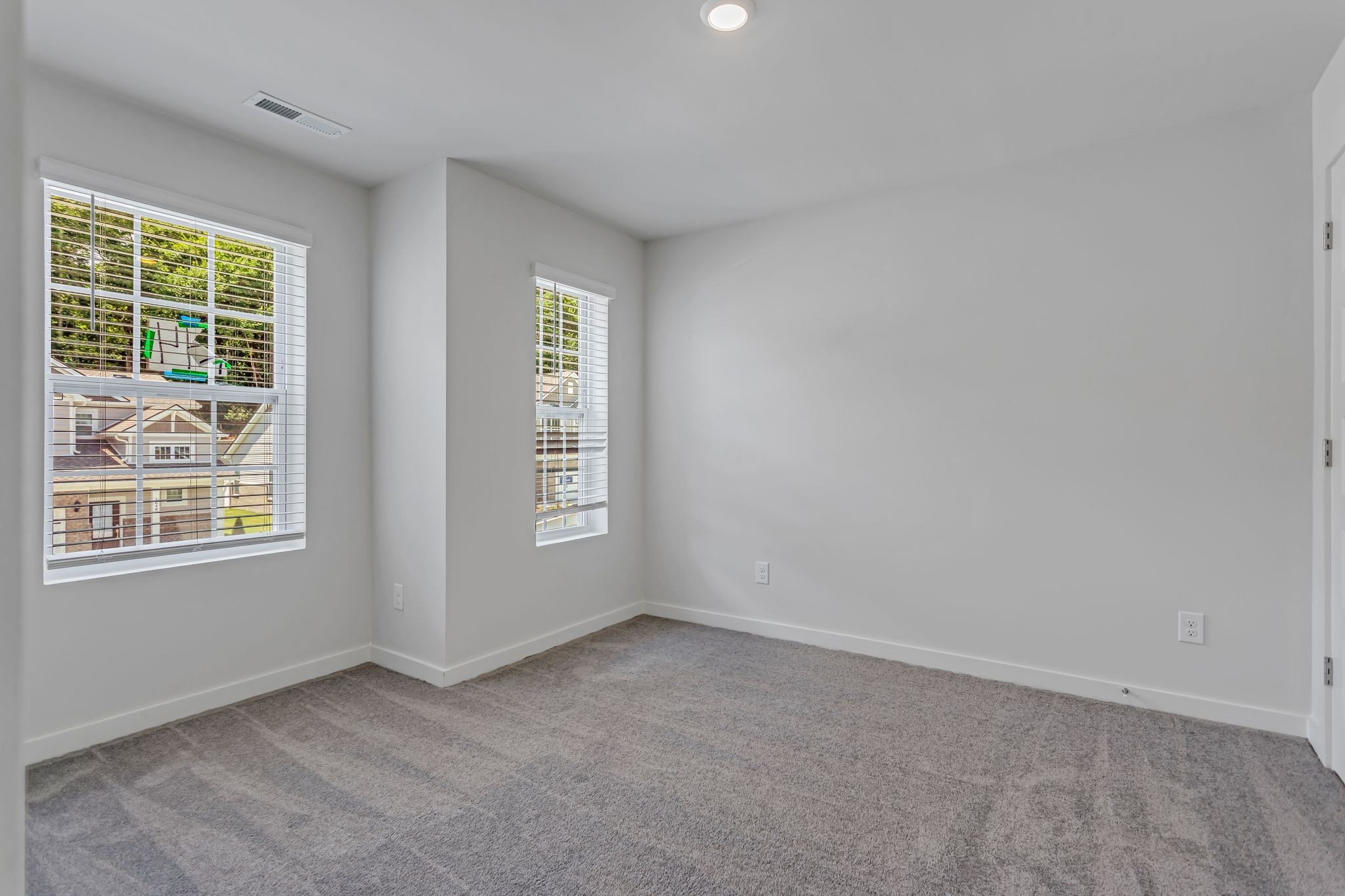 1643 Manuka Lane