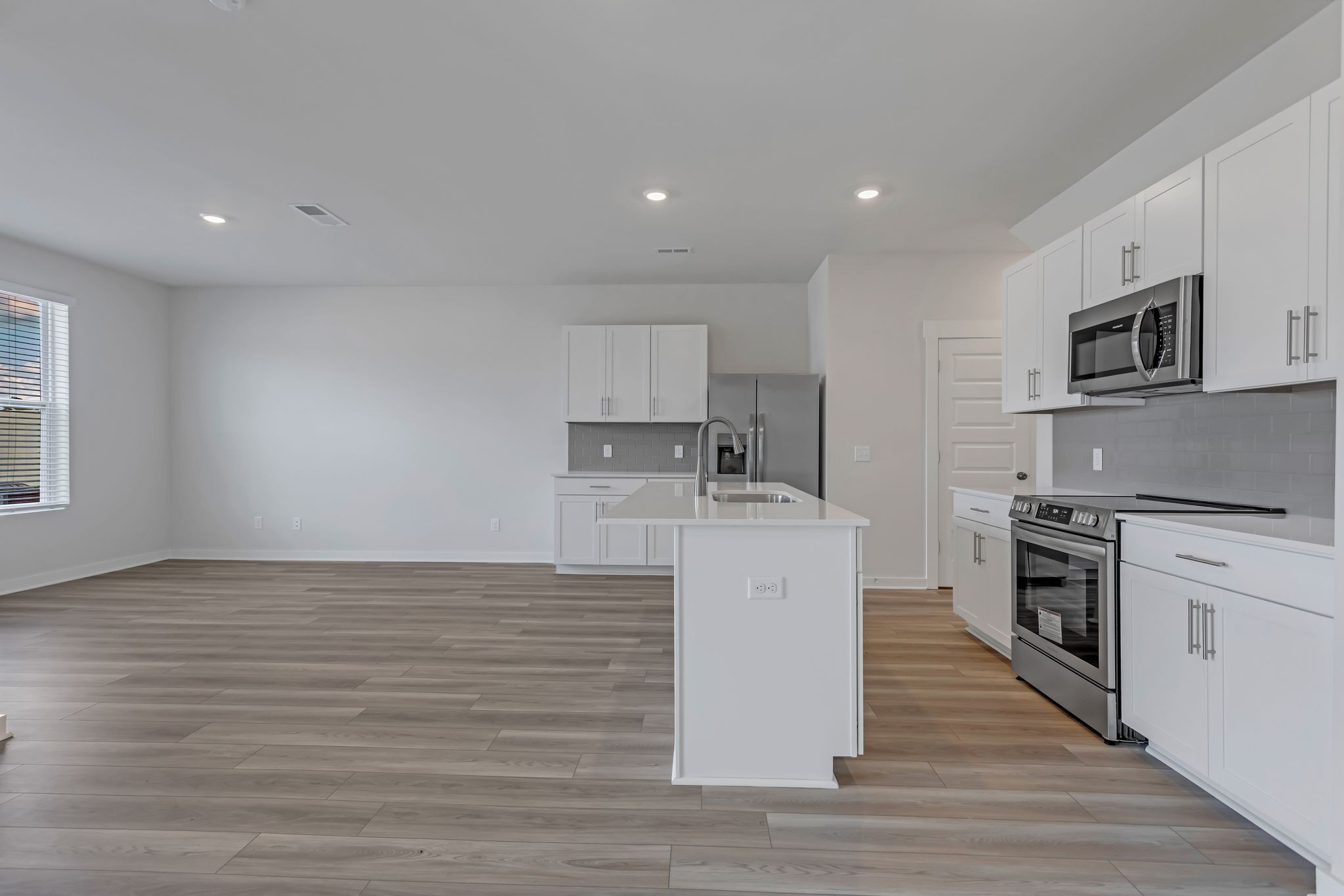 1643 Manuka Lane