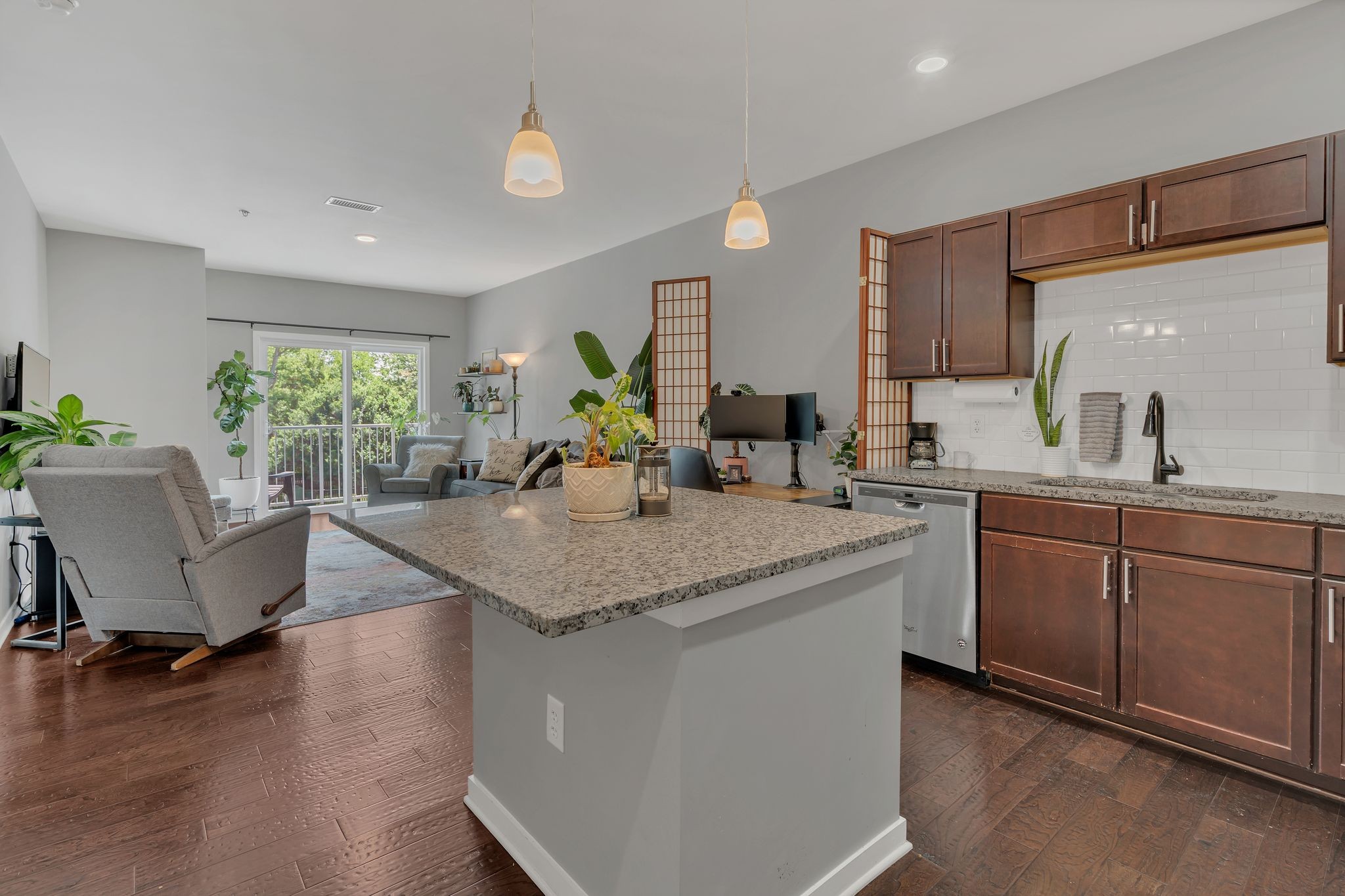 1122 Litton Ave Unit: 213