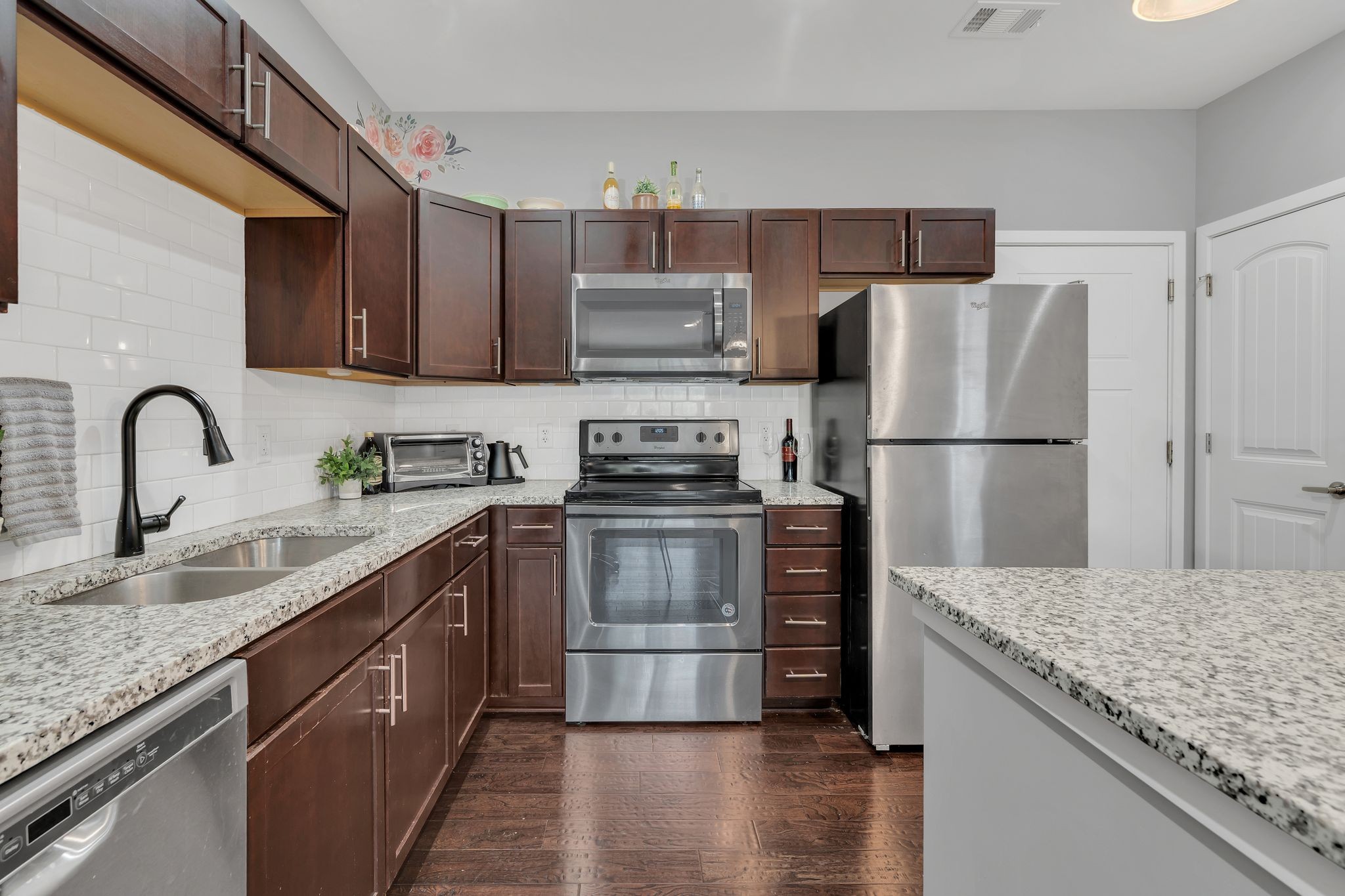 1122 Litton Ave Unit: 213