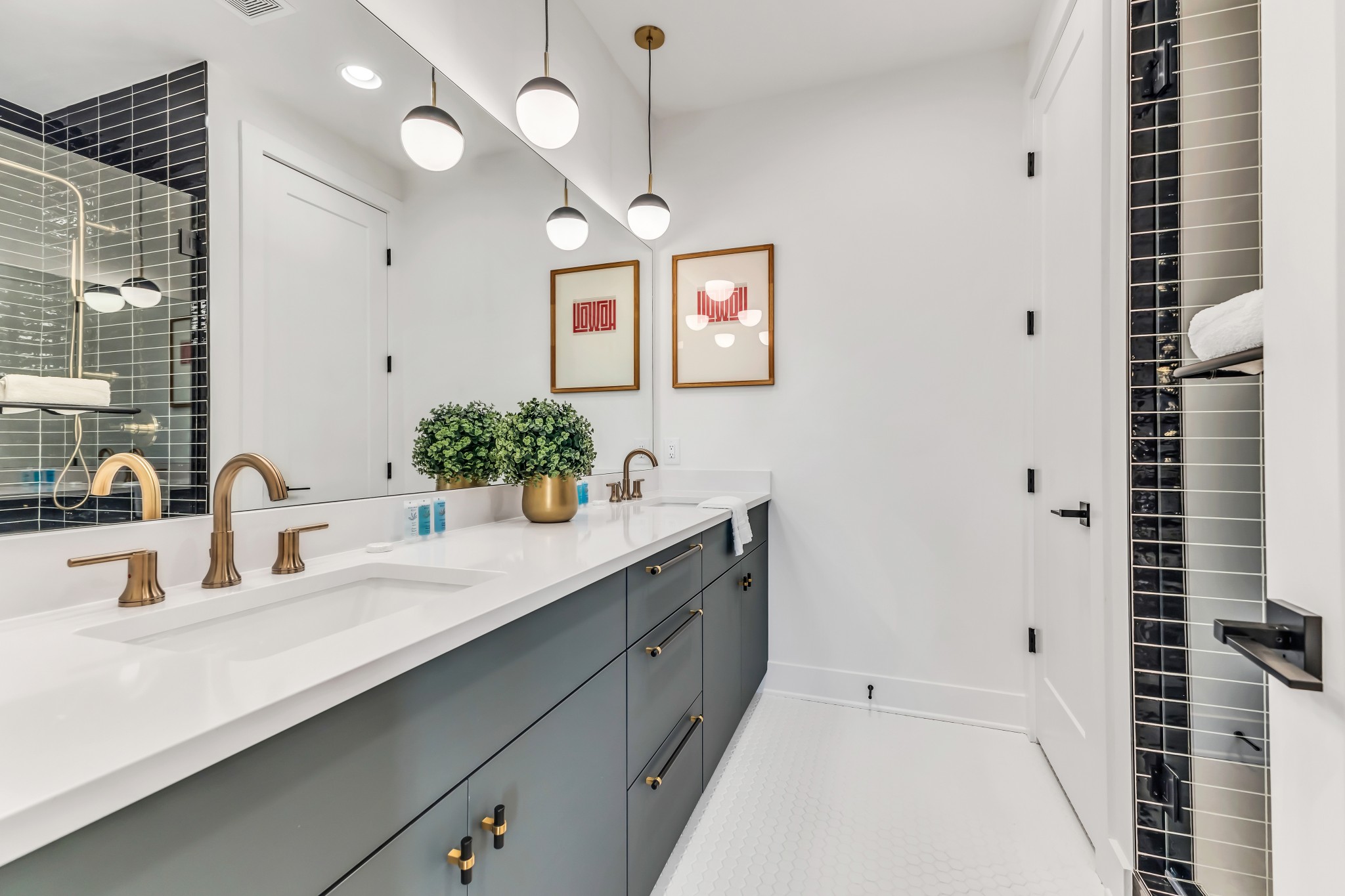 2176 Carson St Unit: 5
