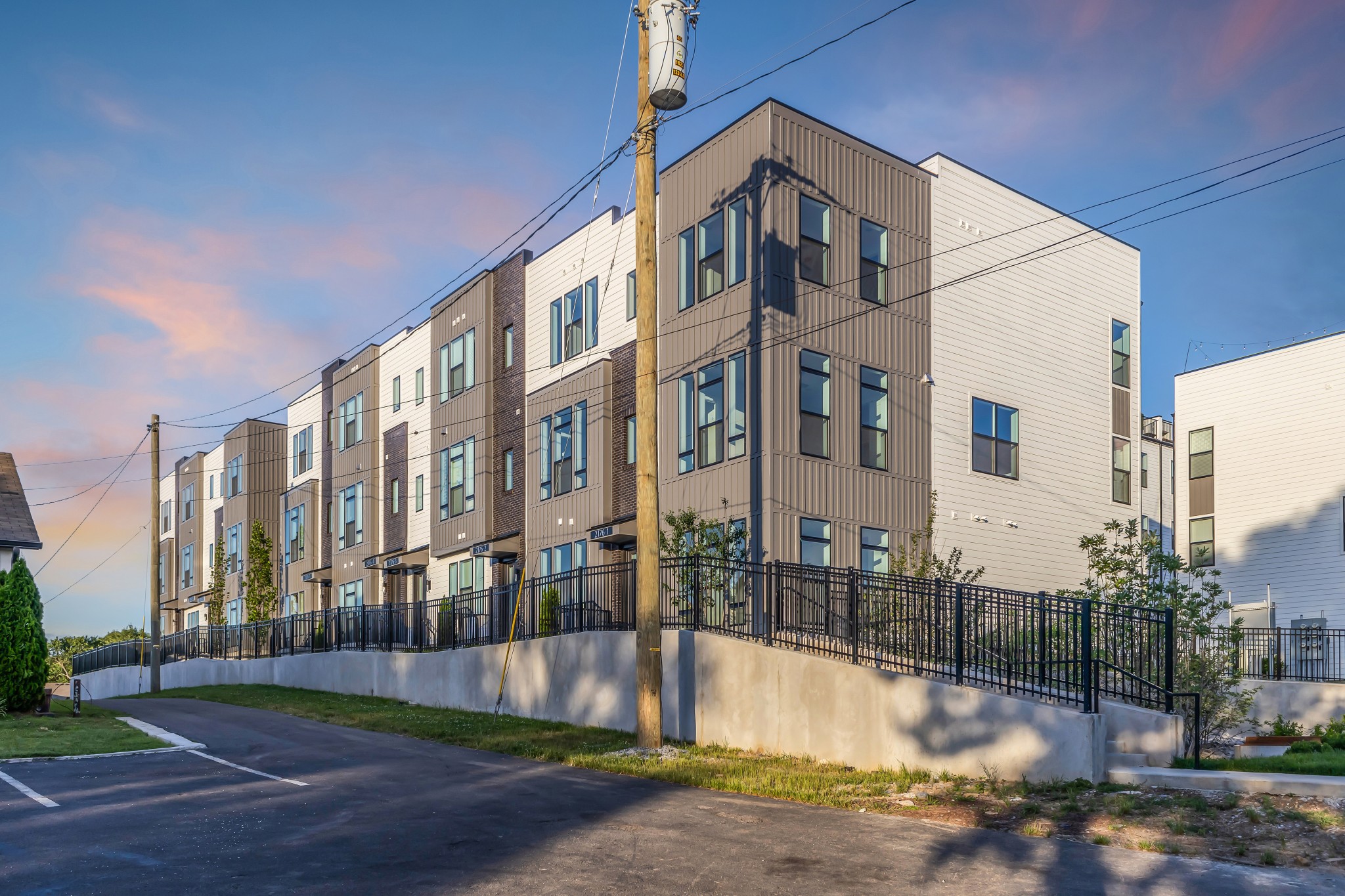 2176 Carson St Unit: 5